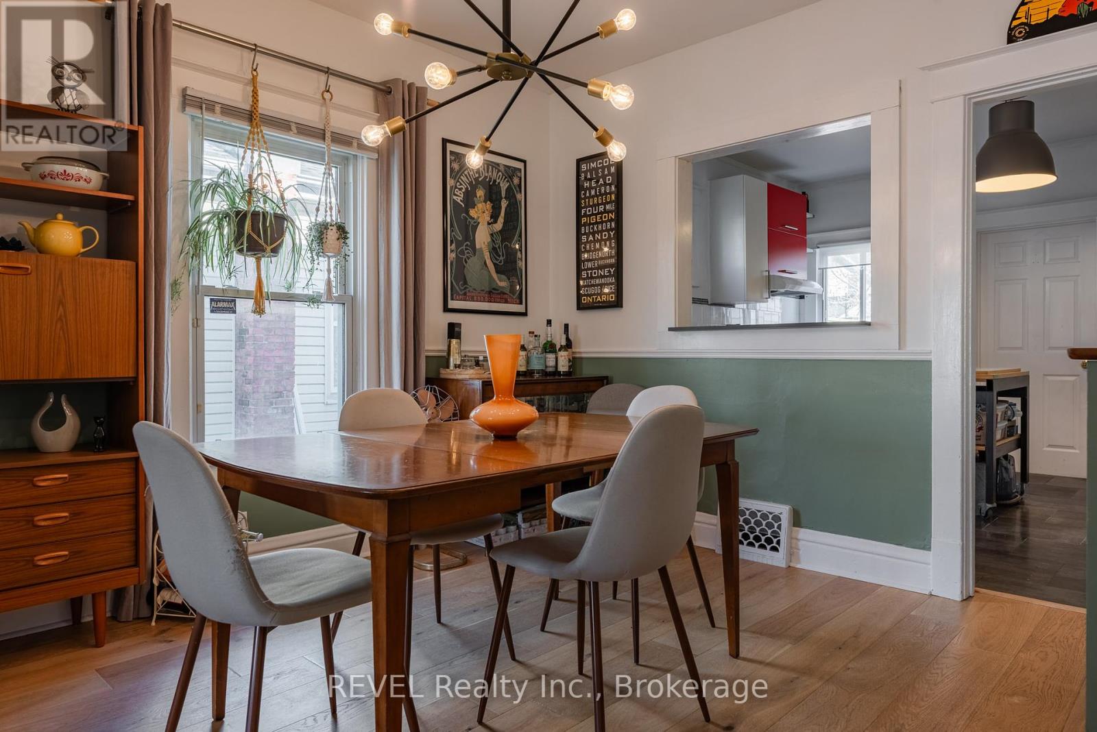 48 1/2 Wellington Street, St. Catharines (Downtown), Ontario  L2R 5R1 - Photo 8 - X12091801