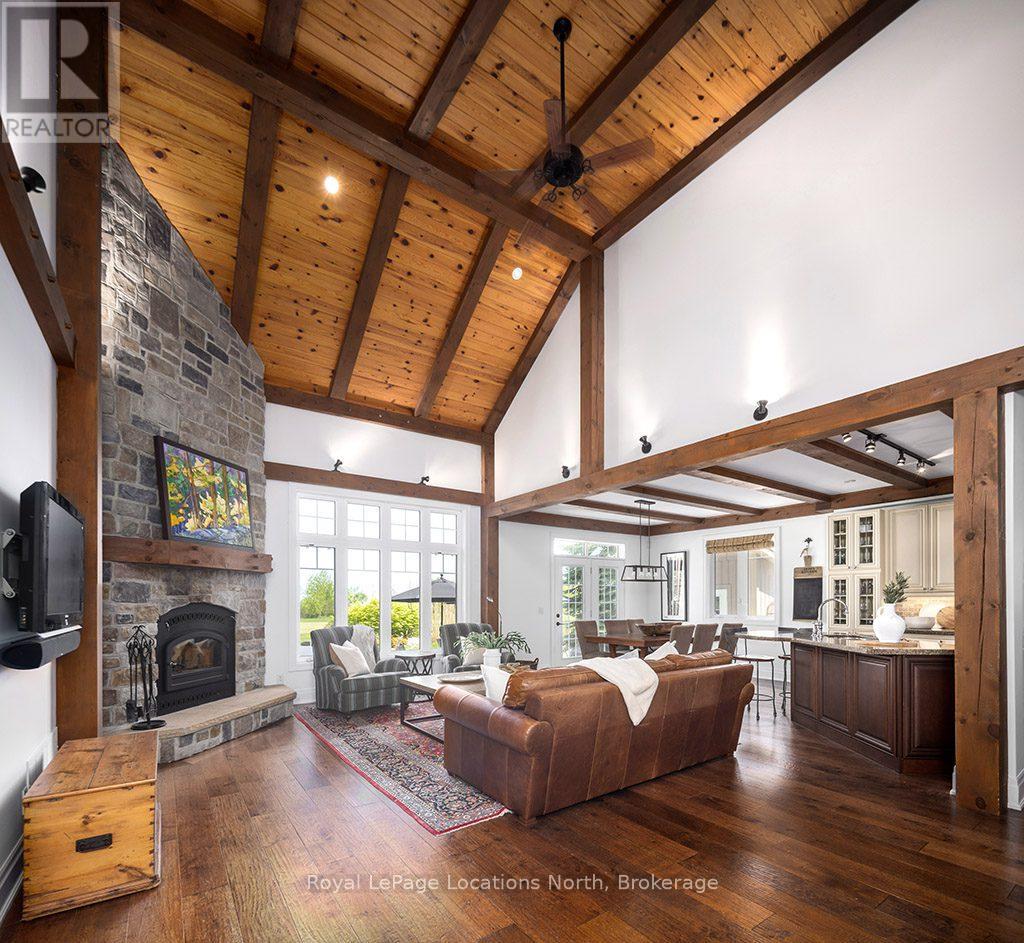 135 East Ridge Drive, Blue Mountains, Ontario N0H 2P0 - Photo 3 - X12047825