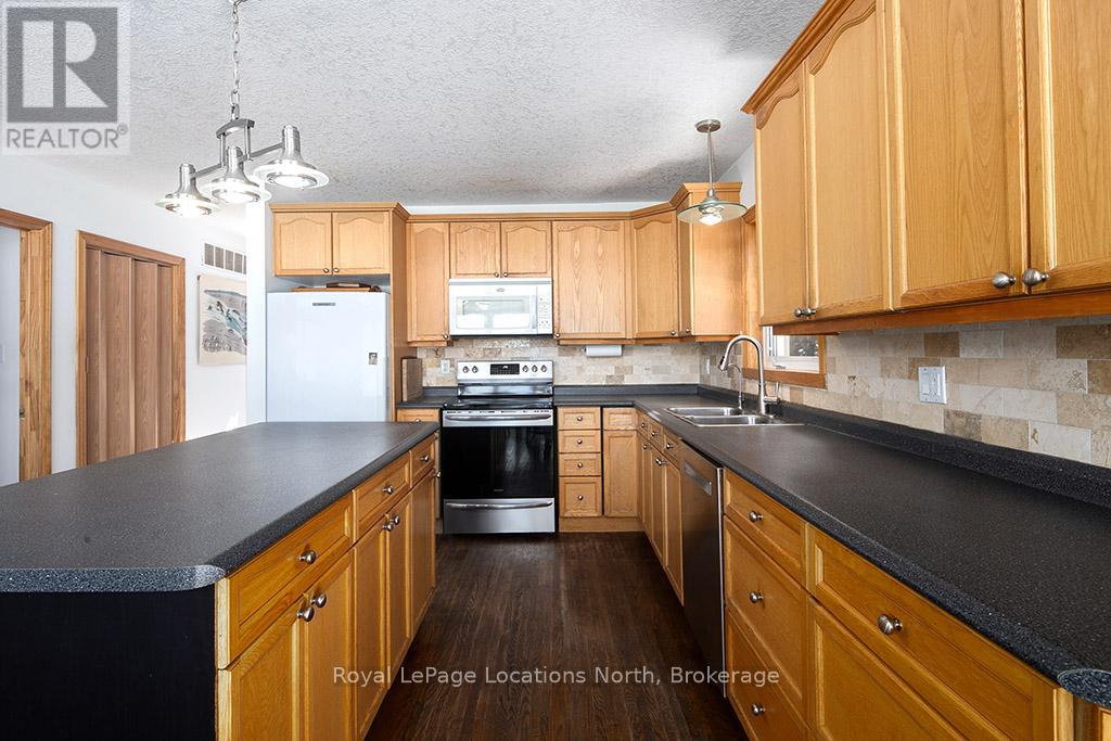 495530 2 Grey Road, Blue Mountains, Ontario  N0H 2E0 - Photo 6 - X12055739