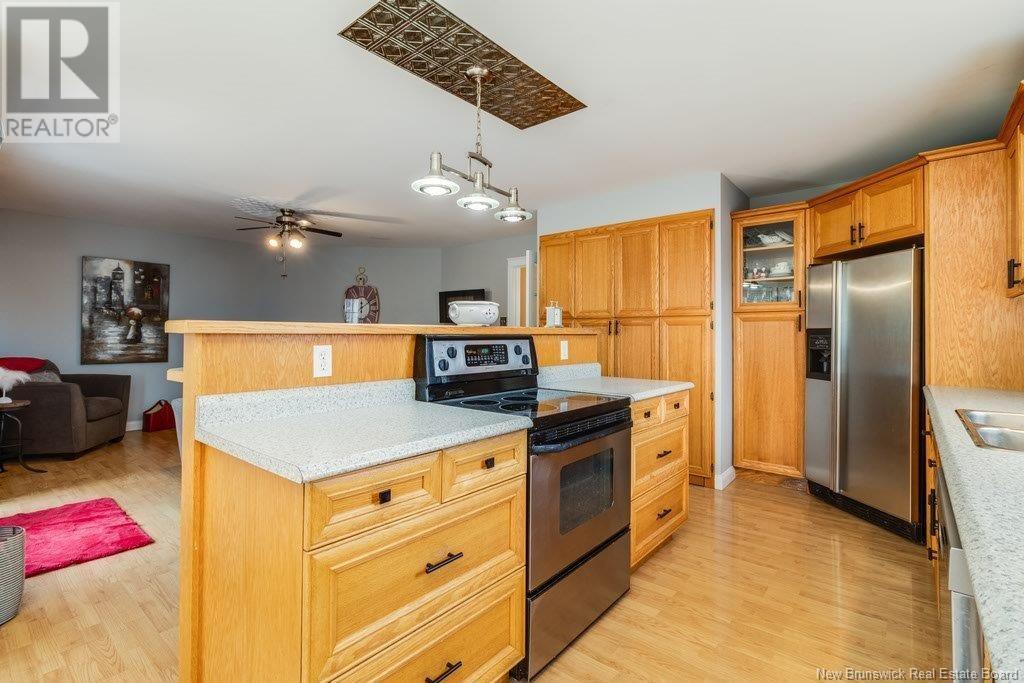 Property at 28 Stirling Drive image 4
