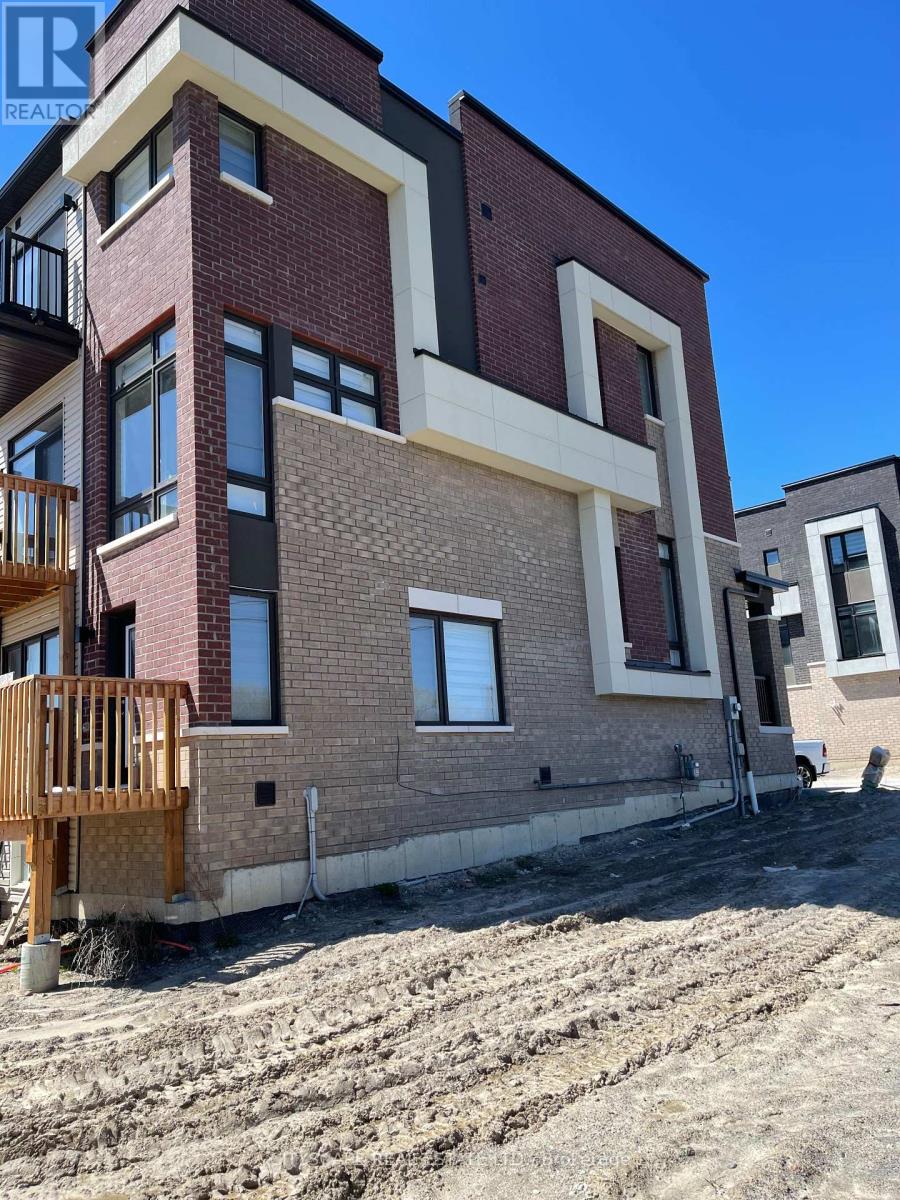 788 Heathrow Path, Oshawa, Ontario  L1H 7K5 - Photo 4 - E12093019