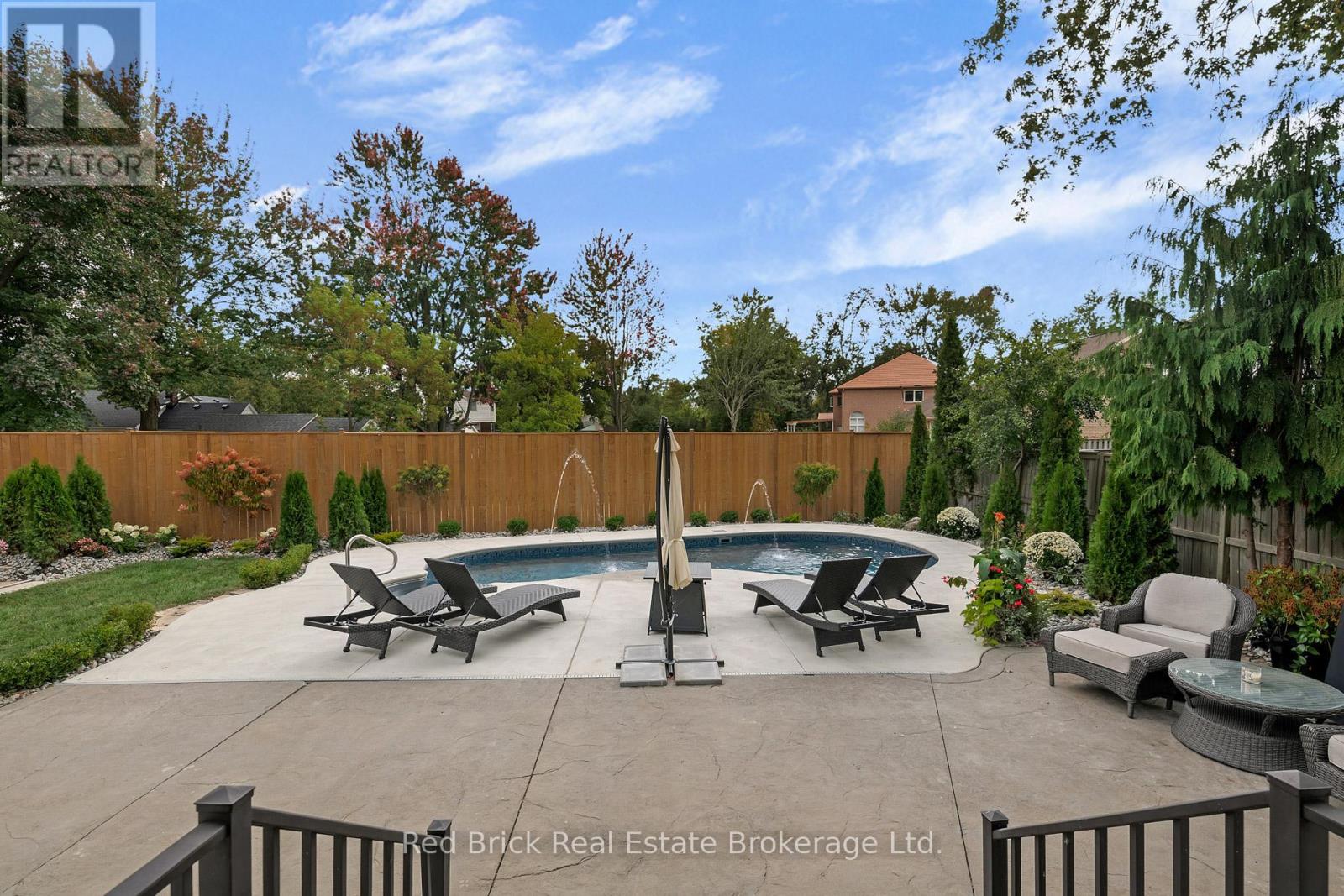 435 Country Club Drive, Windsor, Ontario  N9G 3G9 - Photo 11 - X12093023