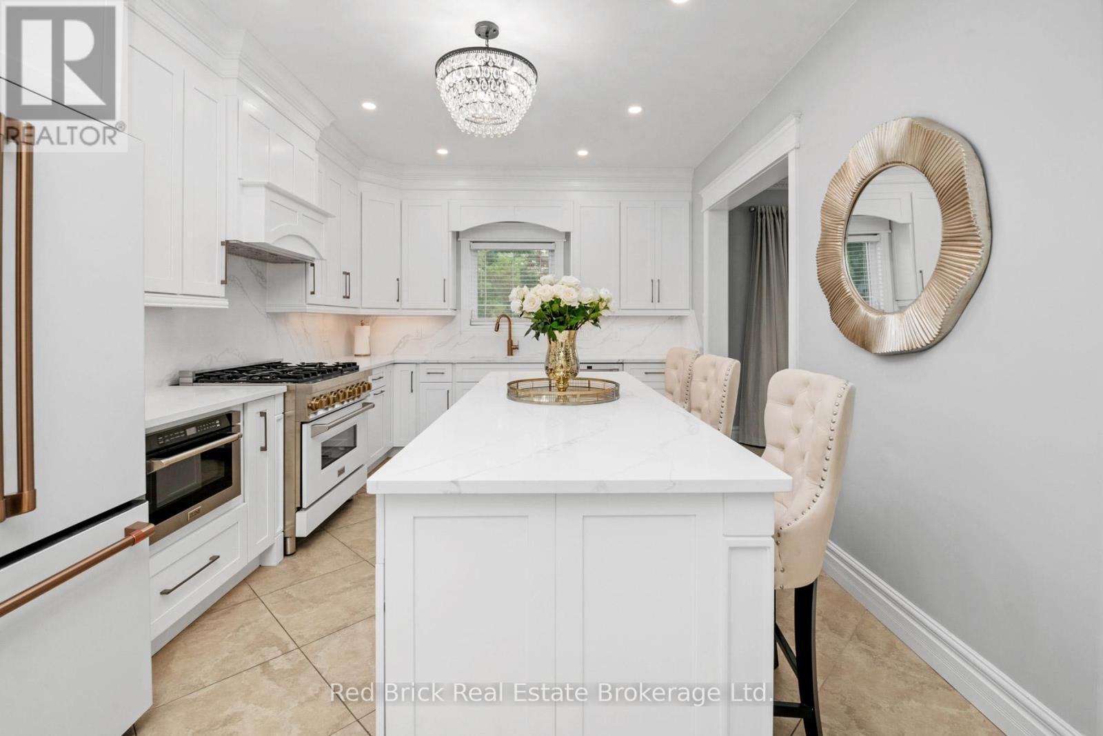 435 Country Club Drive, Windsor, Ontario  N9G 3G9 - Photo 16 - X12093023