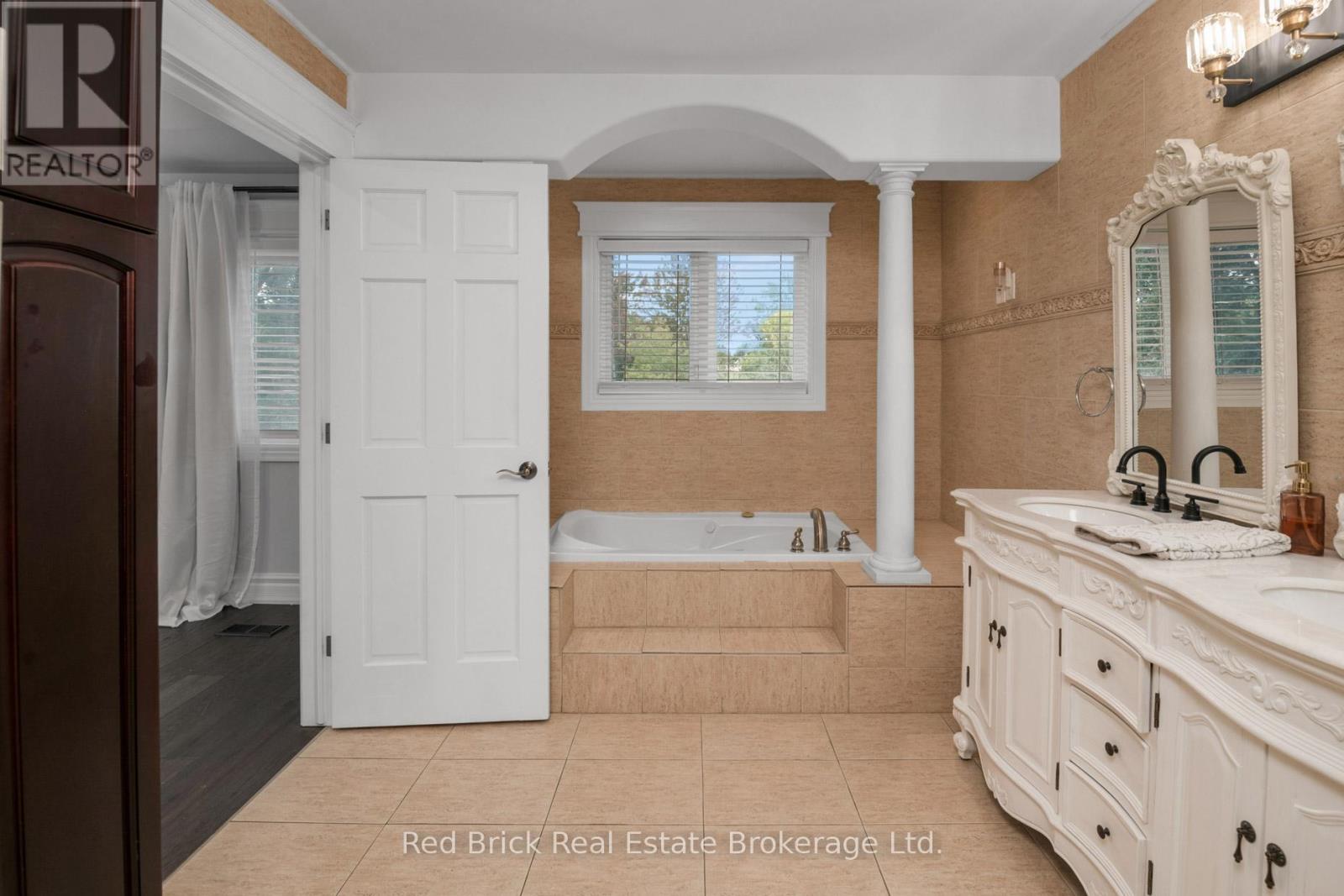 435 Country Club Drive, Windsor, Ontario  N9G 3G9 - Photo 30 - X12093023
