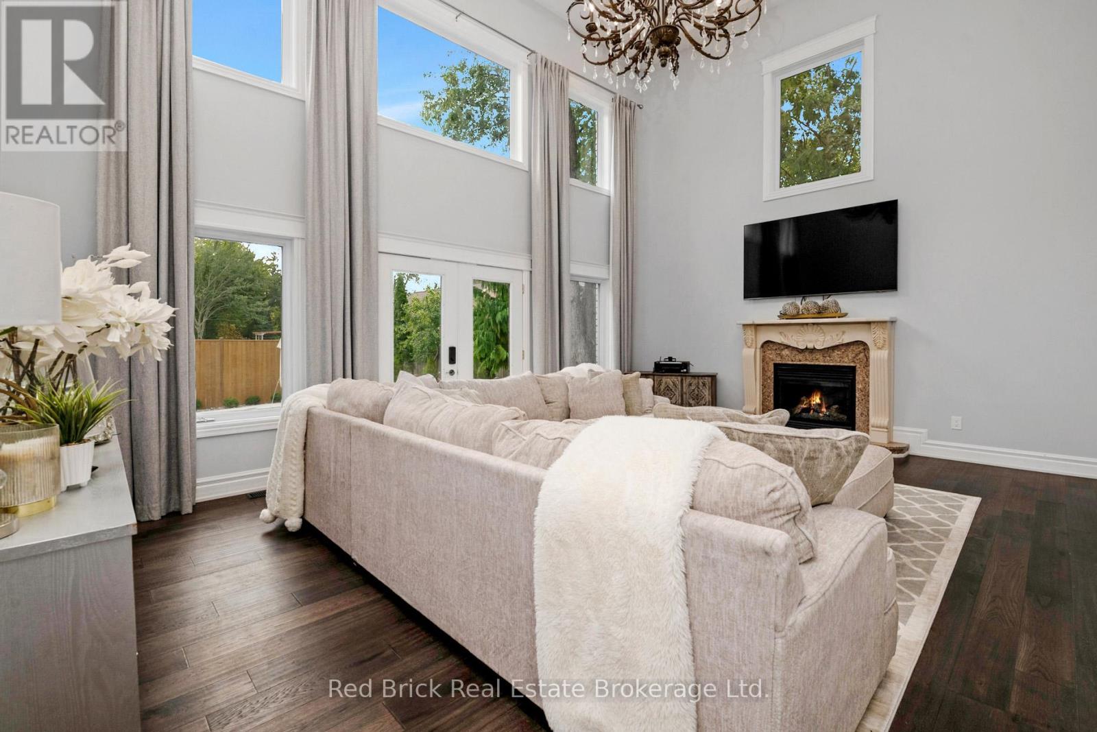 435 Country Club Drive, Windsor, Ontario  N9G 3G9 - Photo 8 - X12093023