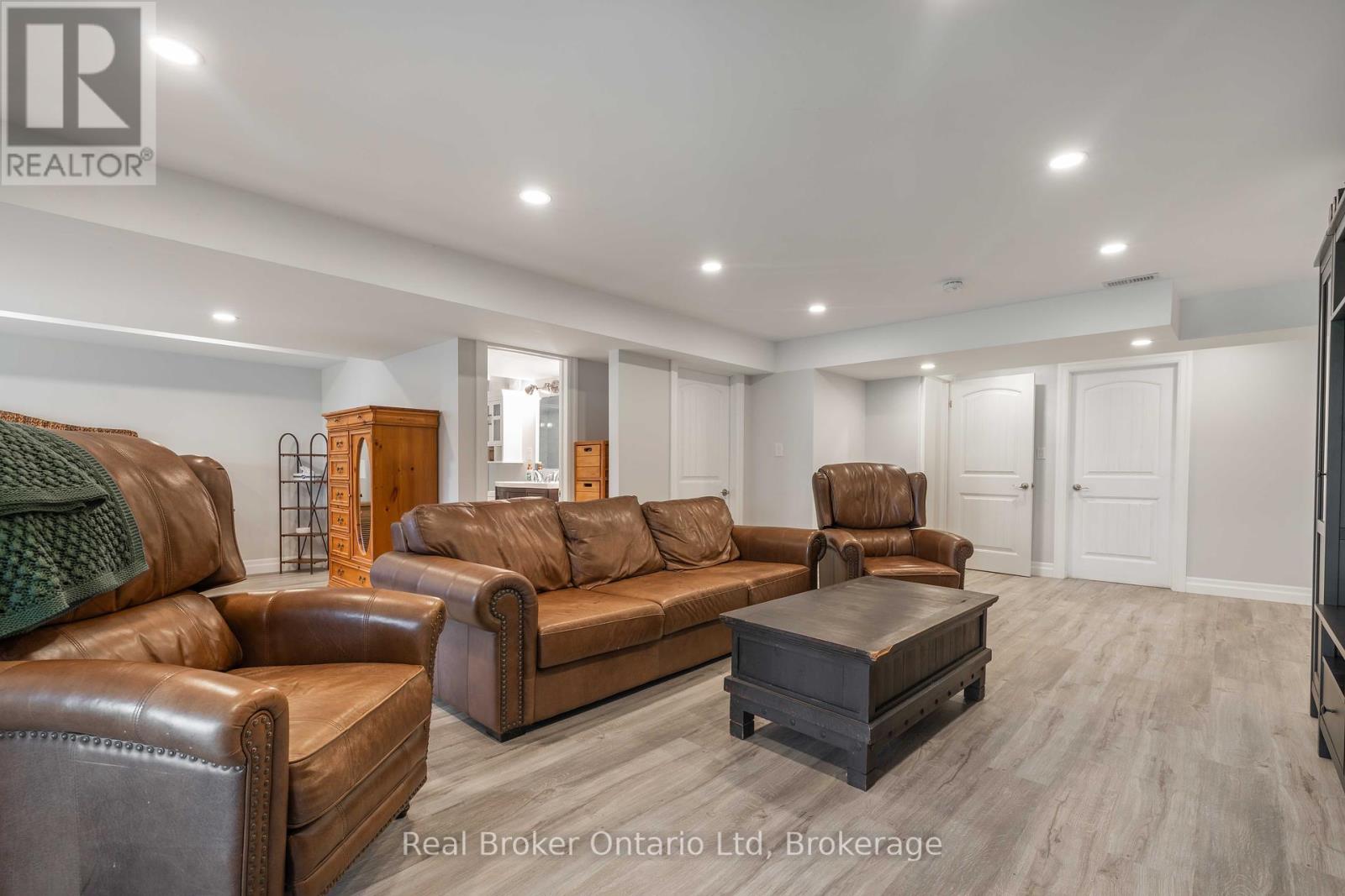 315 Telford Trail, Georgian Bluffs, Ontario  N0H 1S0 - Photo 24 - X12093068