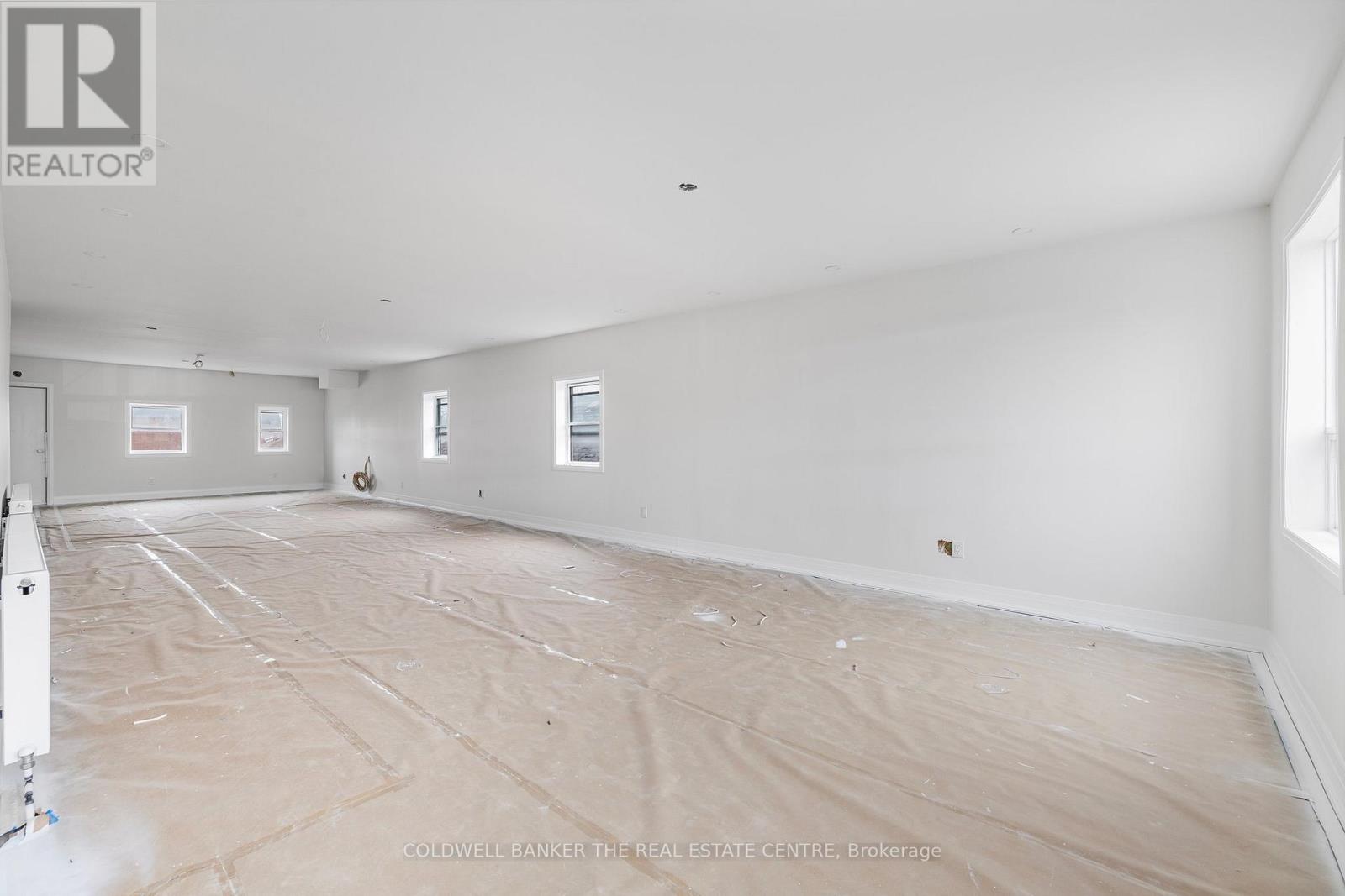 2b - 2242 Eglinton Avenue, Toronto, Ontario  M6E 2L3 - Photo 8 - W12093057