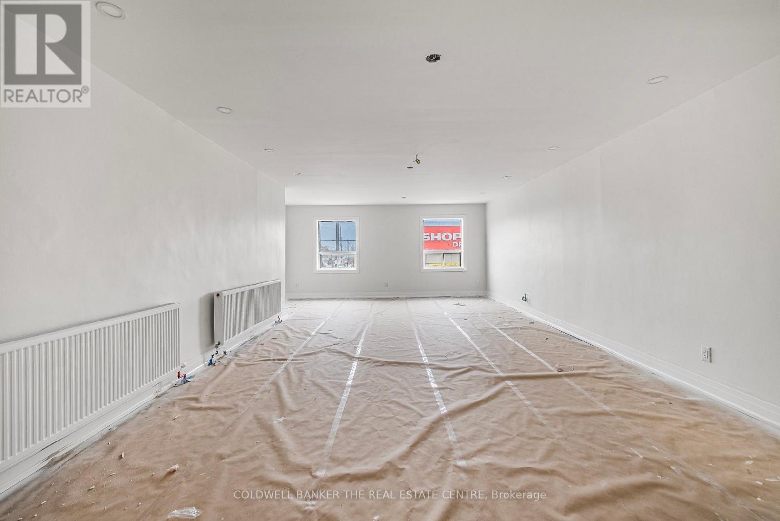 2nd Fl - 2242 Eglinton Avenue W, Toronto, Ontario  M6E 2L3 - Photo 6 - W12093060