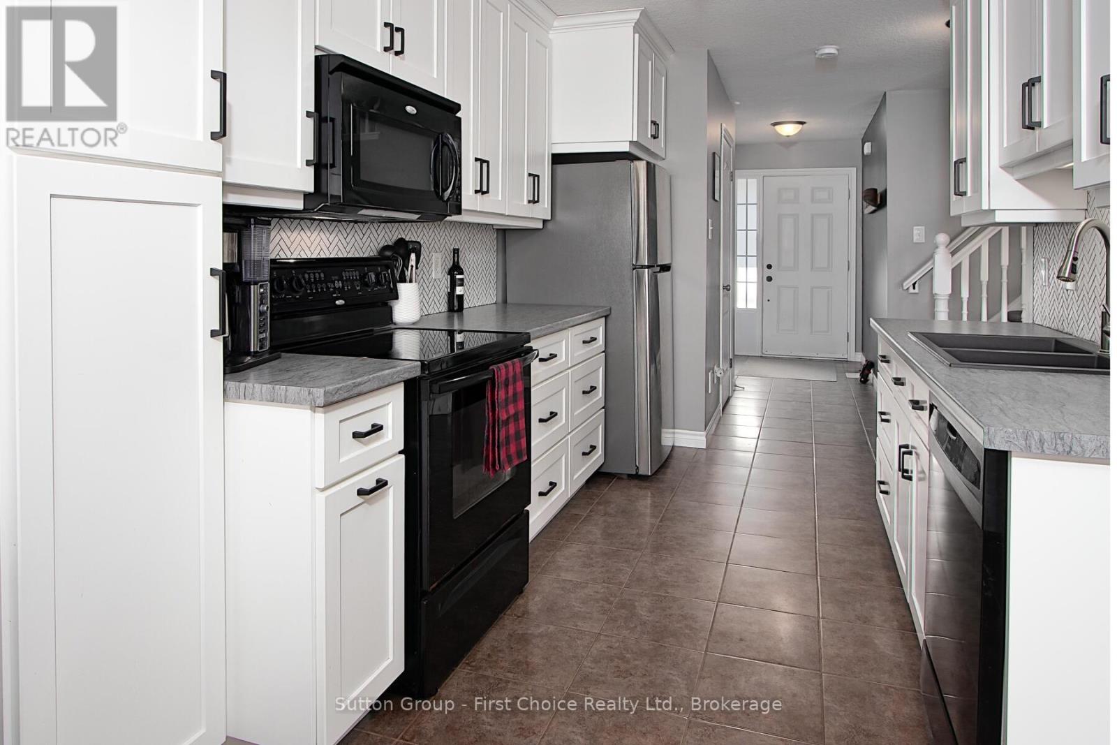 280 Railway Avenue, Stratford, Ontario  N5A 2J4 - Photo 8 - X12092176
