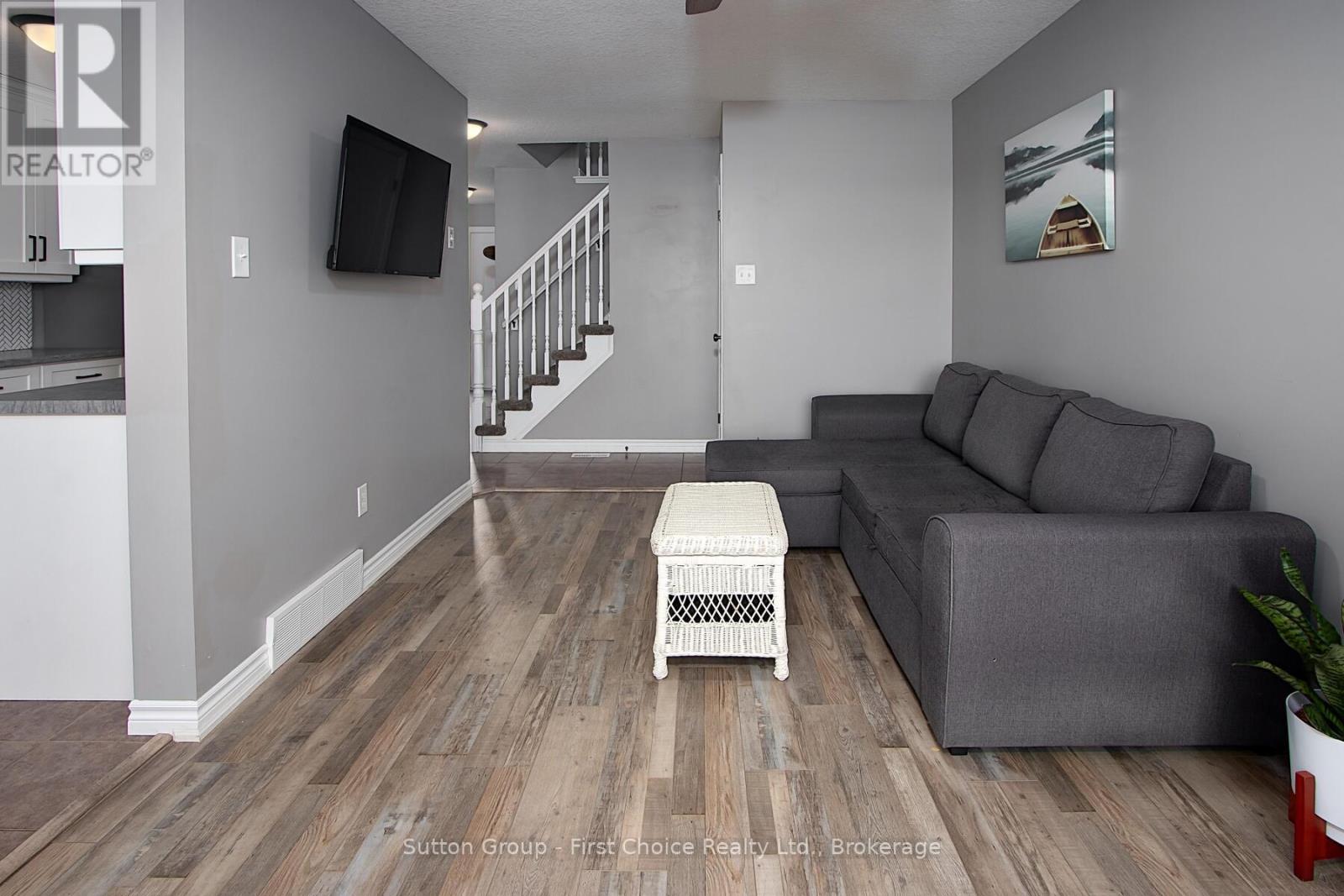 280 Railway Avenue, Stratford, Ontario  N5A 2J4 - Photo 15 - X12092176