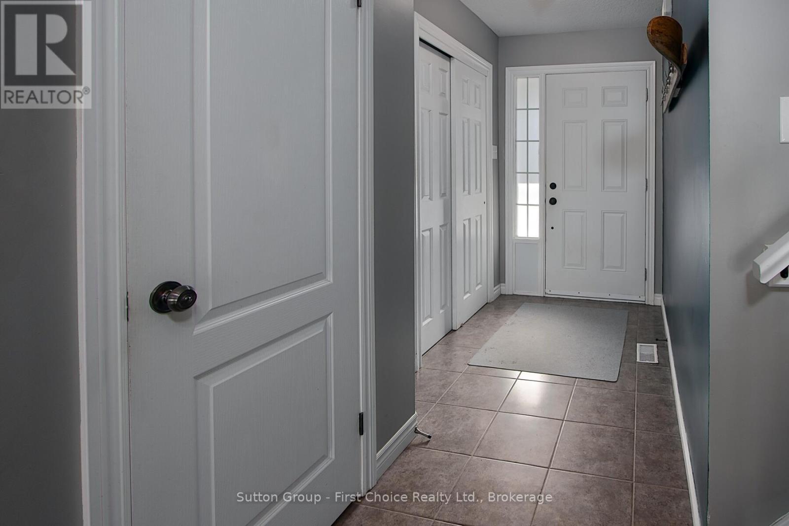 280 Railway Avenue, Stratford, Ontario  N5A 2J4 - Photo 4 - X12092176