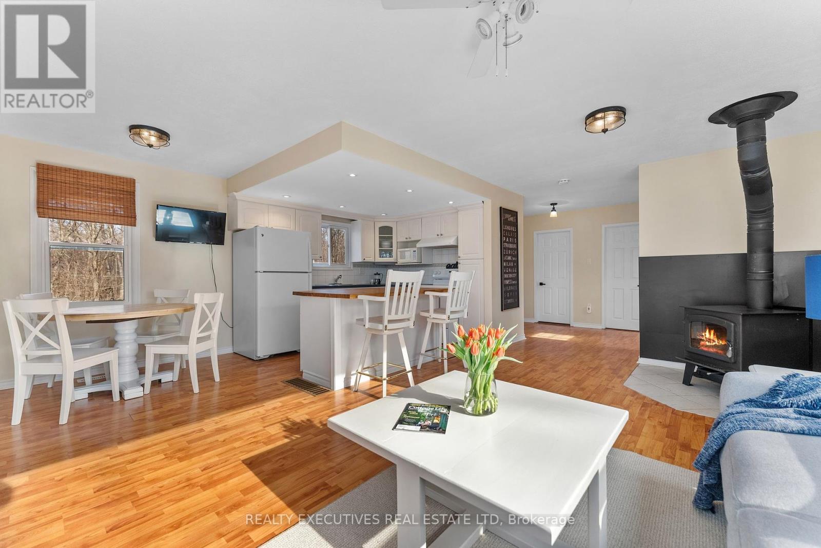 209 Maple Grove Lane, Frontenac, Ontario  K0H 2V0 - Photo 3 - X12083590