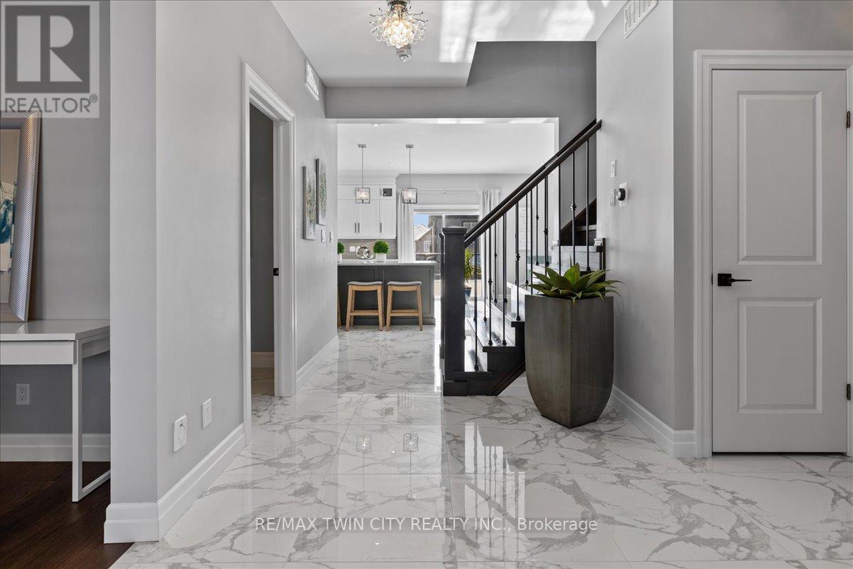 Property at 68 VALLEYSCAPE DRIVE image 4