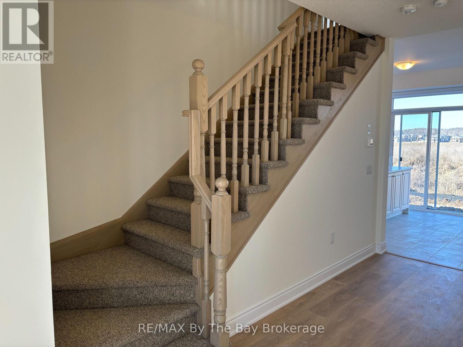 15 Carriage Lane, Wasaga Beach, Ontario  L9Z 0L8 - Photo 10 - S12093155