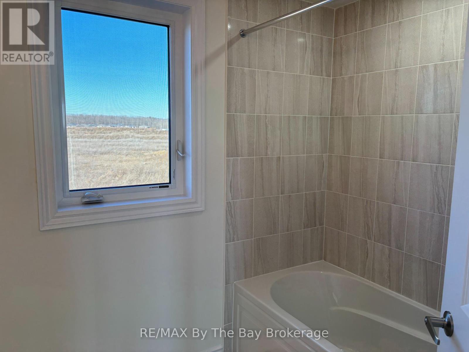 15 Carriage Lane, Wasaga Beach, Ontario  L9Z 0L8 - Photo 17 - S12093155