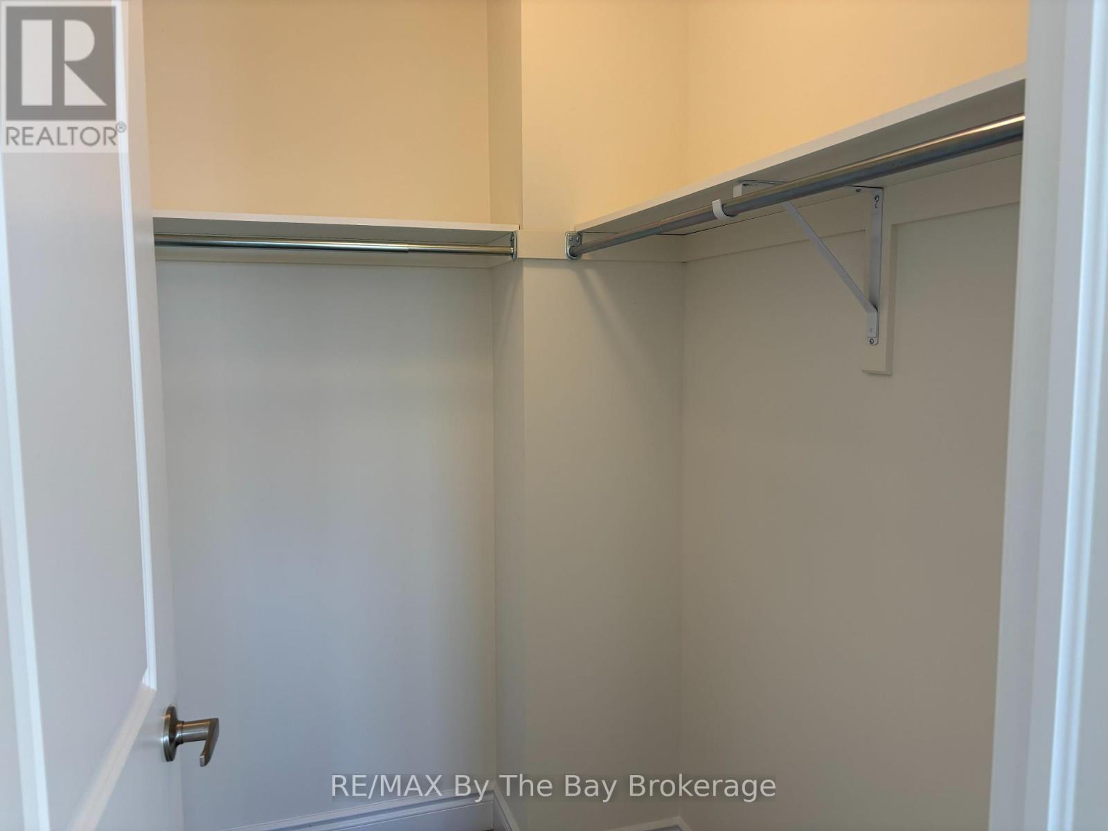 15 Carriage Lane, Wasaga Beach, Ontario  L9Z 0L8 - Photo 18 - S12093155