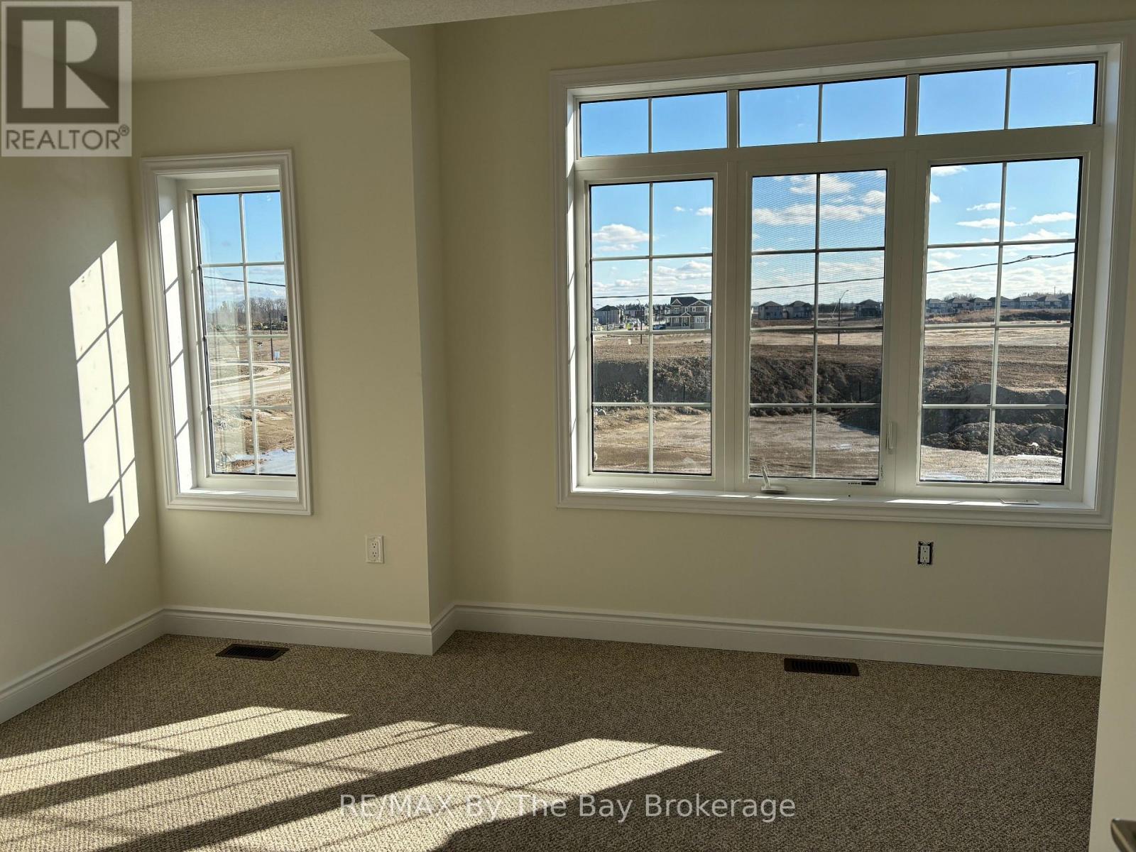 15 Carriage Lane, Wasaga Beach, Ontario  L9Z 0L8 - Photo 22 - S12093155