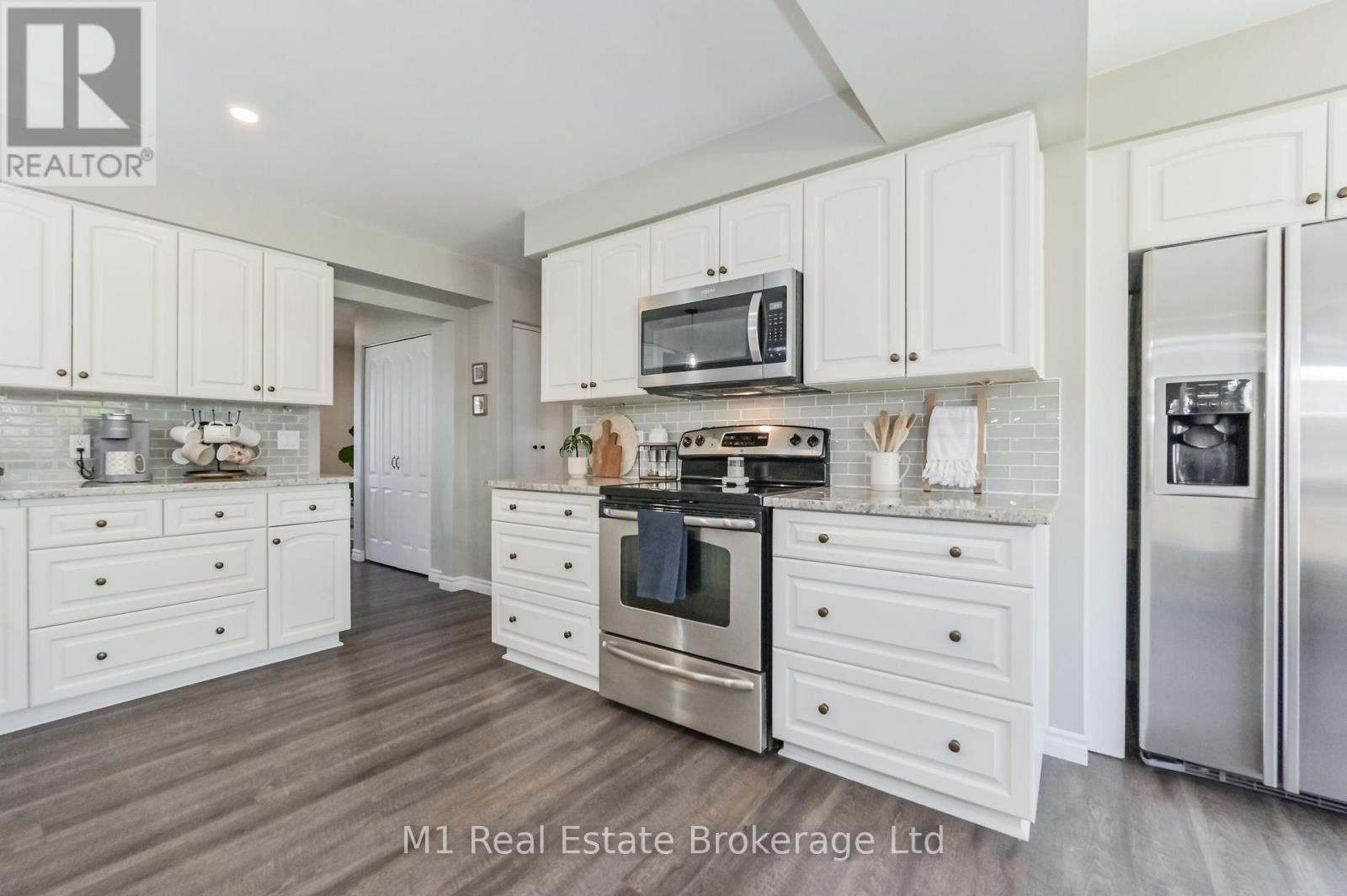 335 Elora Street, Centre Wellington, Ontario  N1M 1Z1 - Photo 21 - X12093144