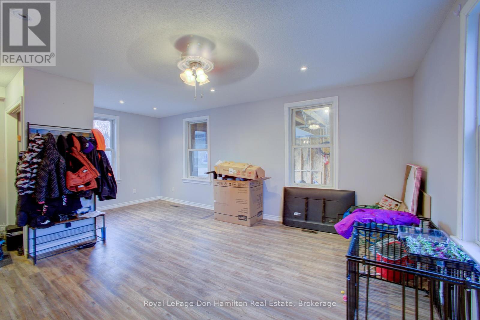 31 Pellister Street W, Minto, Ontario  N0G 1Z0 - Photo 12 - X12093147
