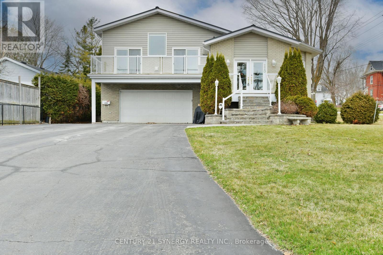 Property at 220 ALBERT STREET image 2