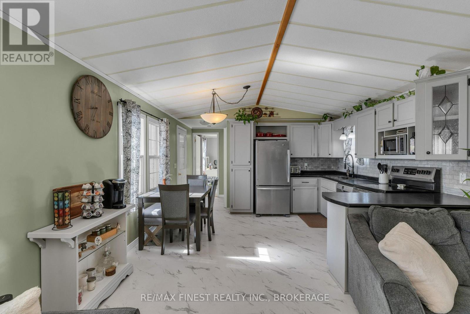 17 Elm Street, Greater Napanee, Ontario  K7R 0E9 - Photo 18 - X12093196