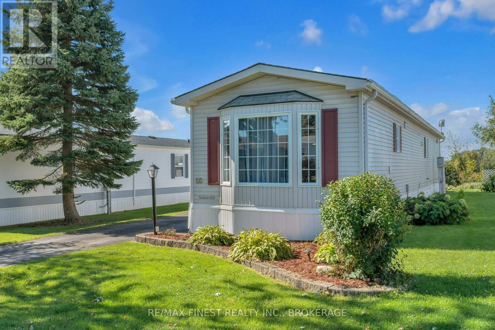 17 Elm Street, Greater Napanee, Ontario  K7R 0E9 - Photo 2 - X12093196