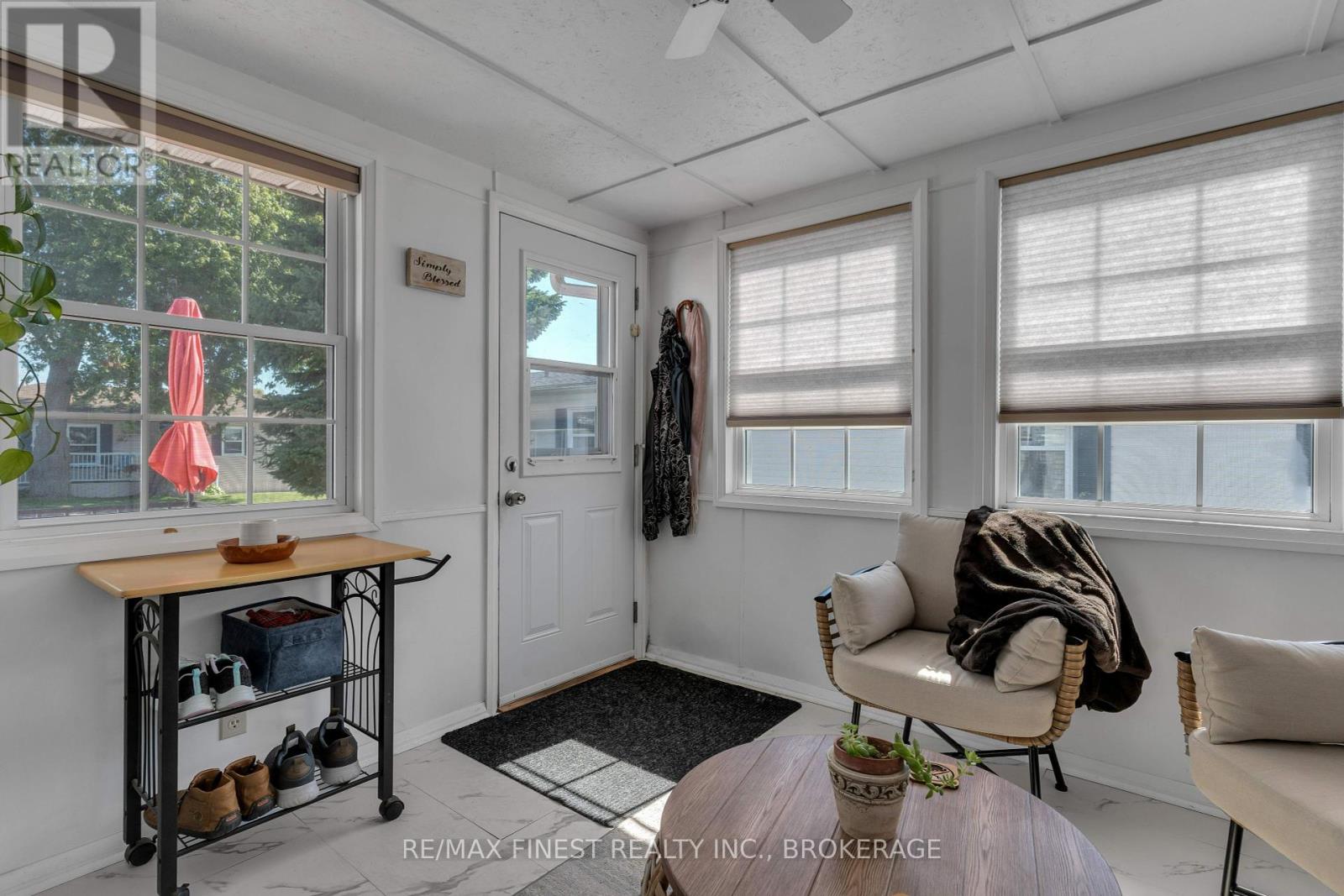 17 Elm Street, Greater Napanee, Ontario  K7R 0E9 - Photo 7 - X12093196