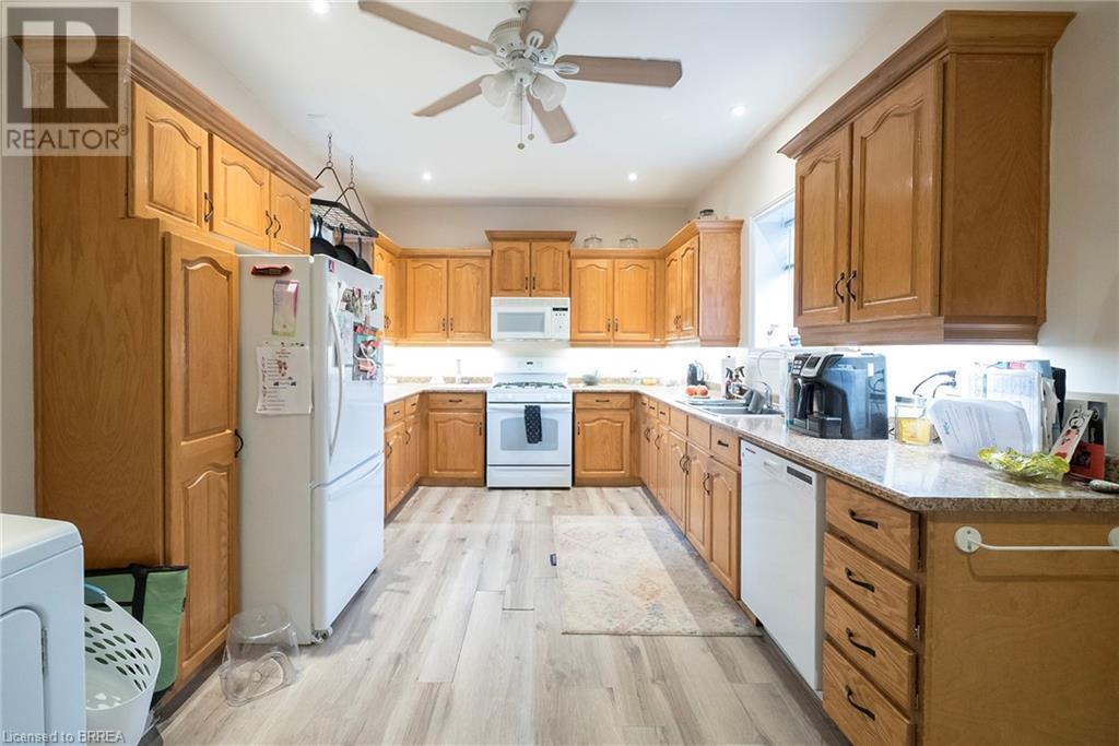 Property at 142 GRAND RIVER Street N image 5