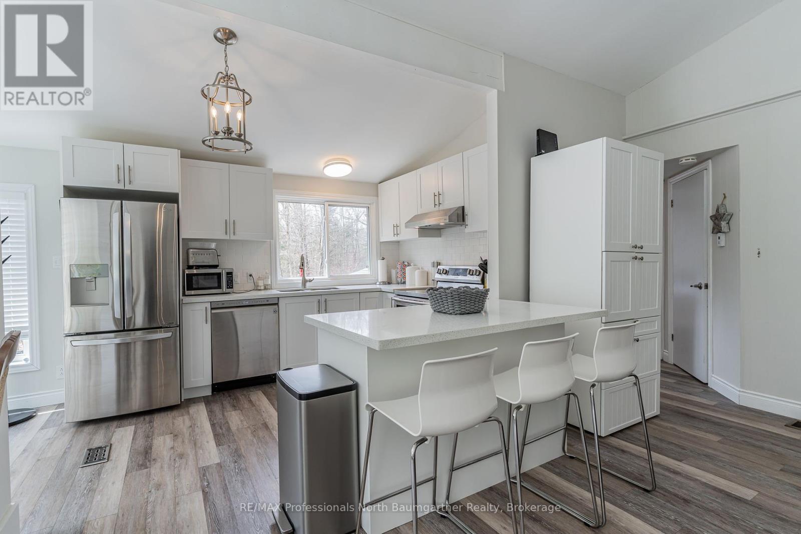 2988 Loop Road, Highlands East, Ontario  K0L 3C0 - Photo 17 - X12093164