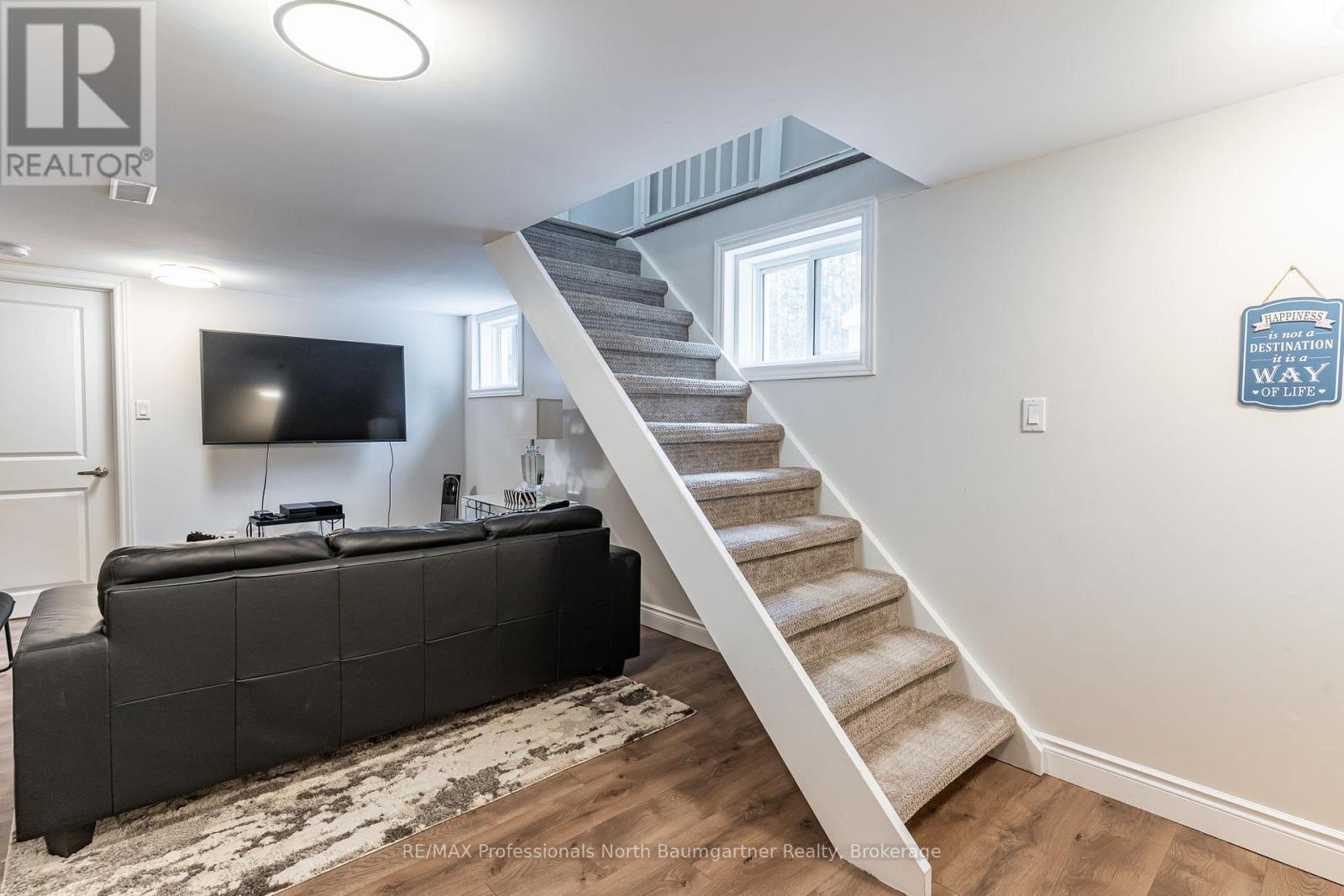 2988 Loop Road, Highlands East, Ontario  K0L 3C0 - Photo 24 - X12093164