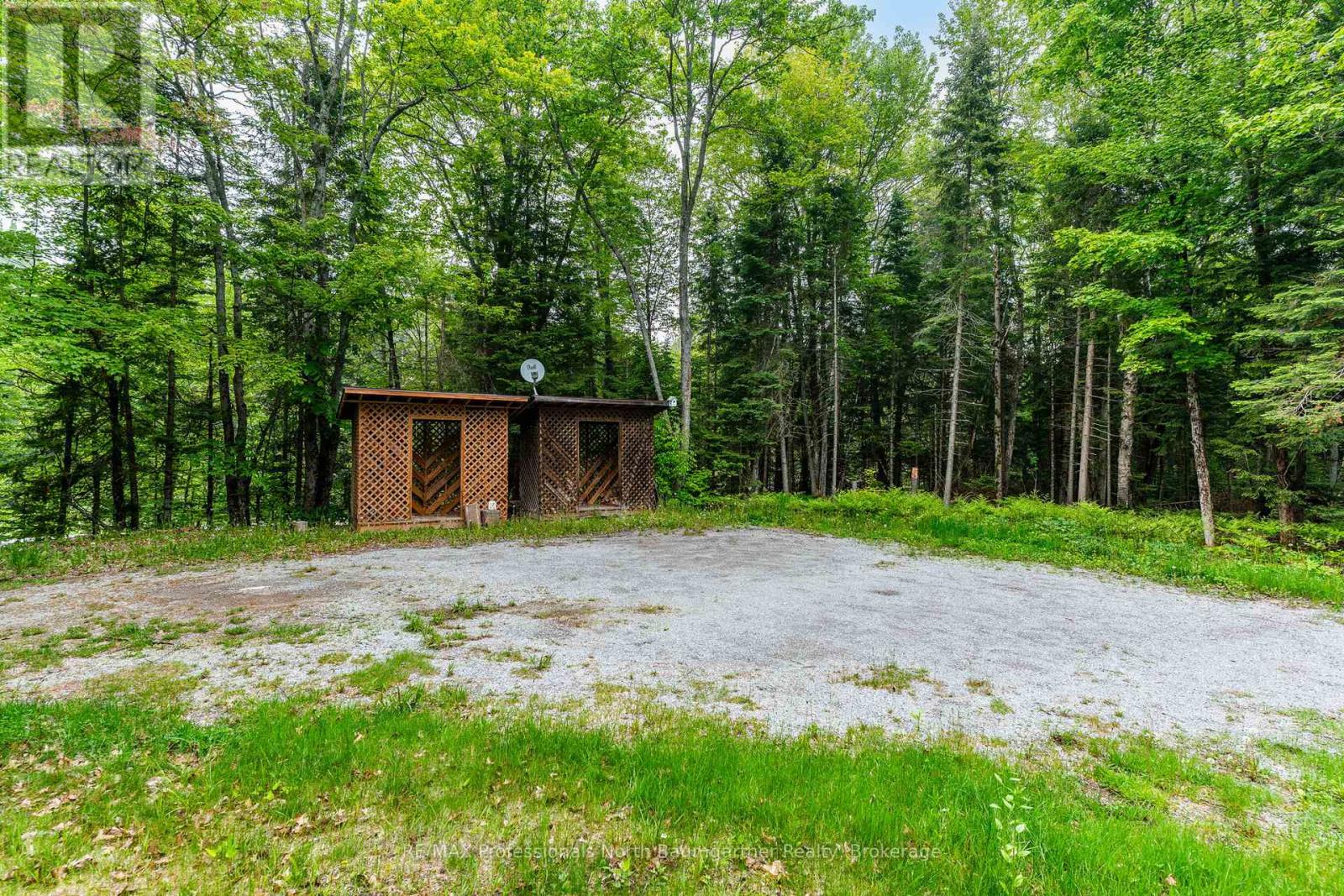 2988 Loop Road, Highlands East, Ontario  K0L 3C0 - Photo 34 - X12093164