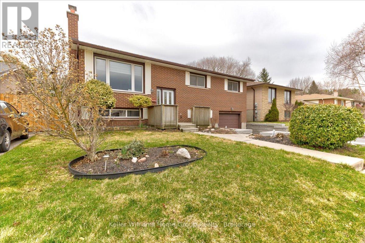 18 Matthew Drive, Guelph, Ontario  N1H 7L7 - Photo 2 - X12093193