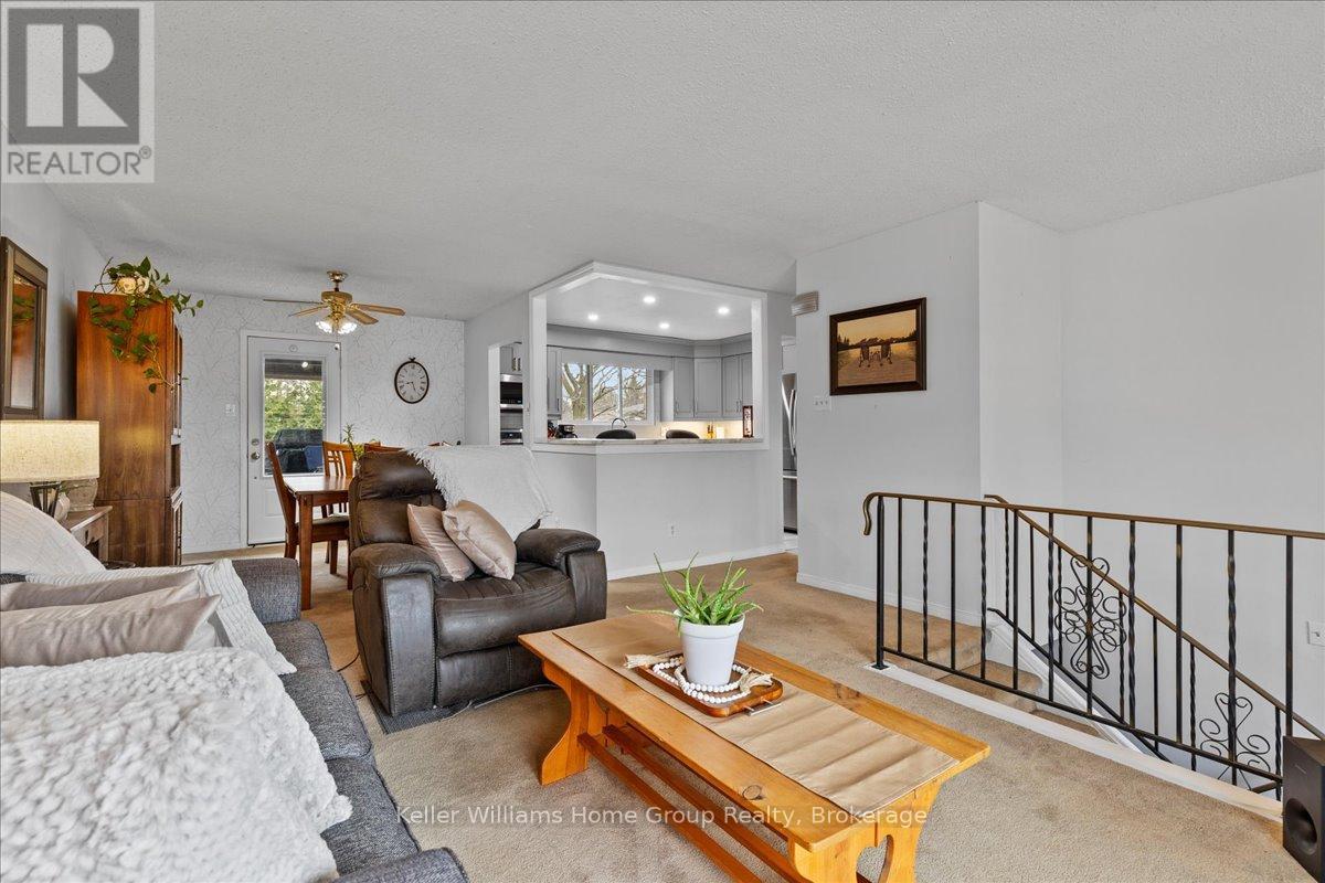 18 Matthew Drive, Guelph, Ontario  N1H 7L7 - Photo 7 - X12093193