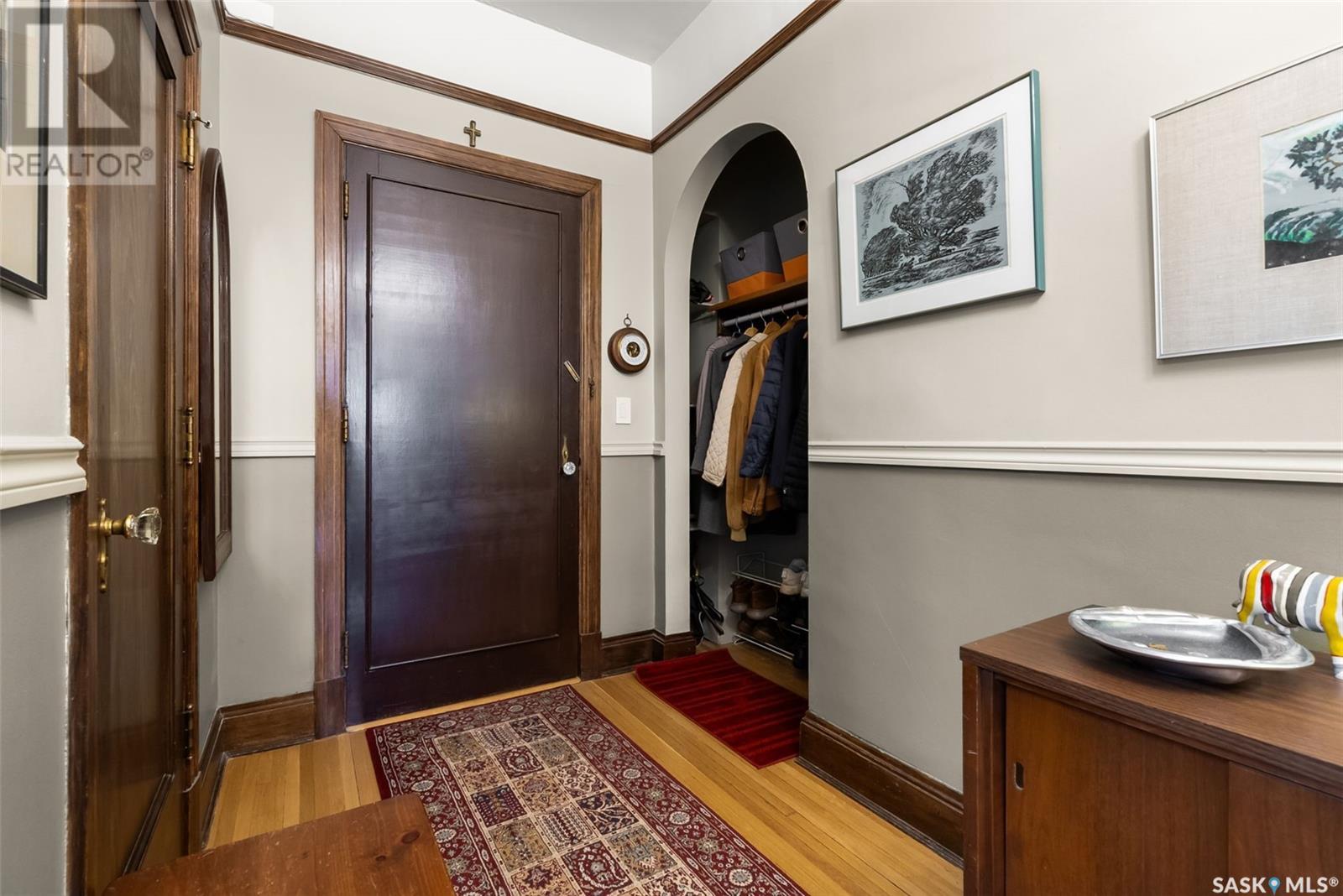 Property at 202 2305 VICTORIA AVENUE image 3