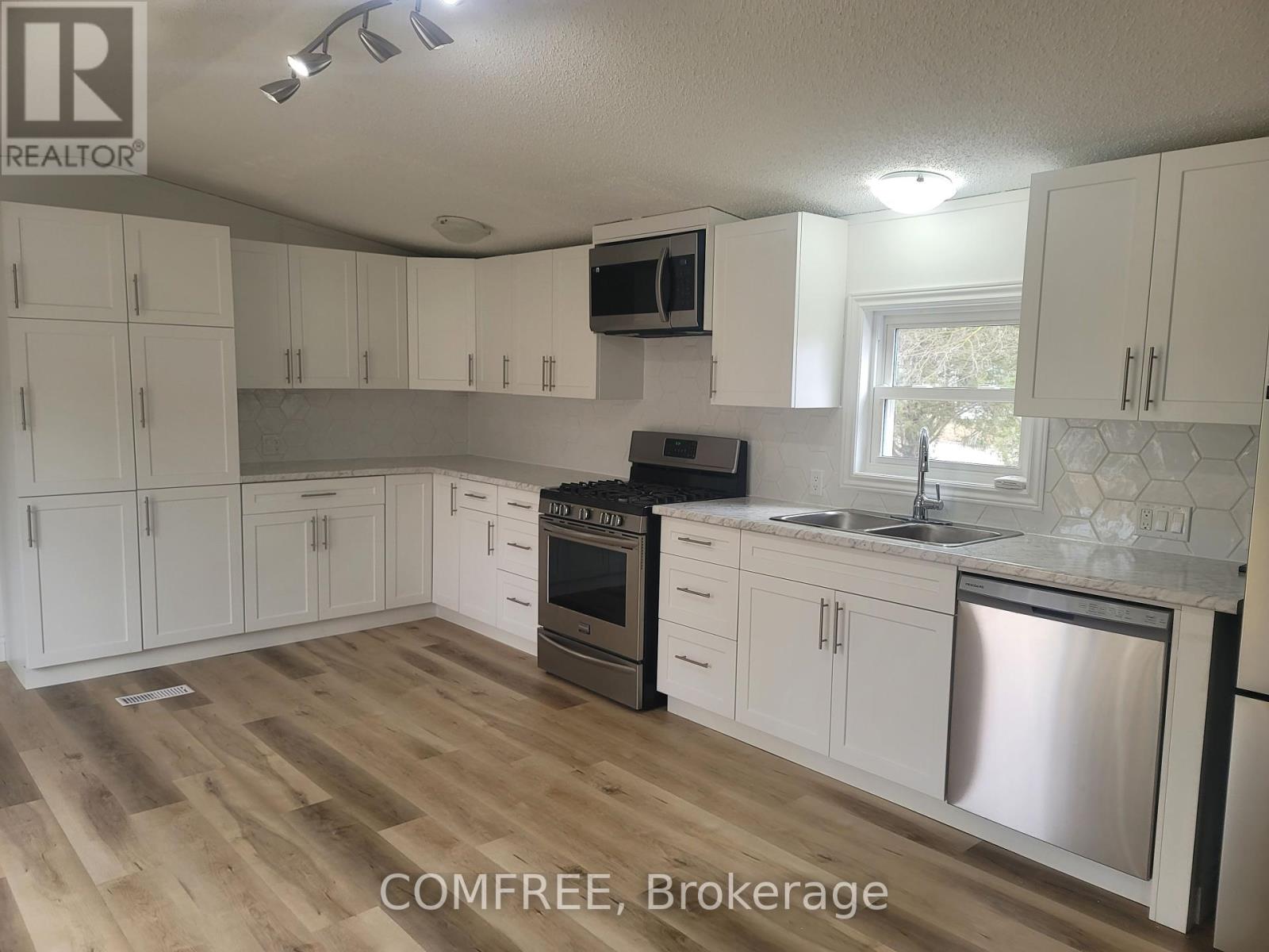 18 - 75049 Hensall Road, Huron East, Ontario  N0K 1W0 - Photo 1 - X12093194