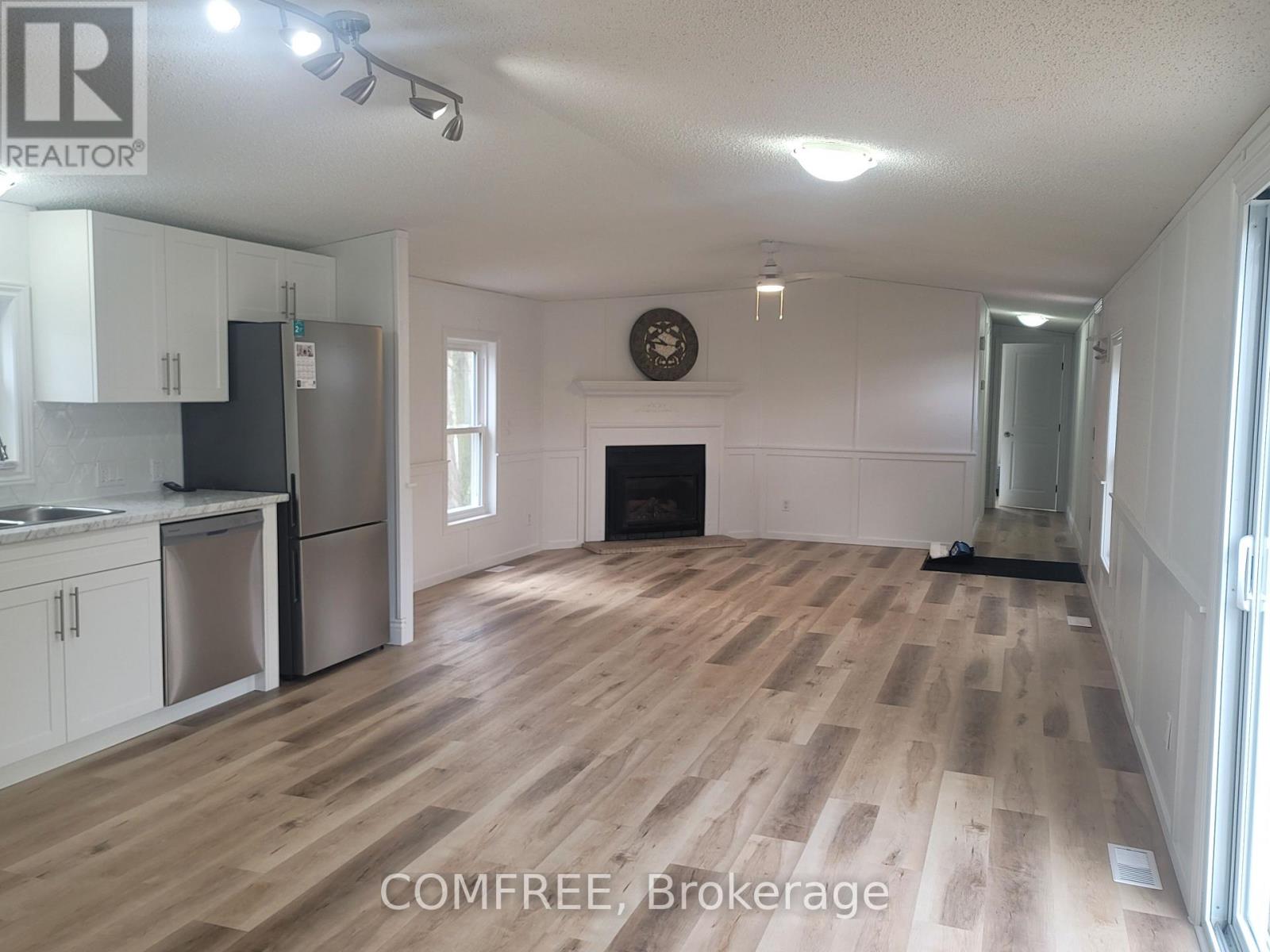 18 - 75049 Hensall Road, Huron East, Ontario  N0K 1W0 - Photo 2 - X12093194