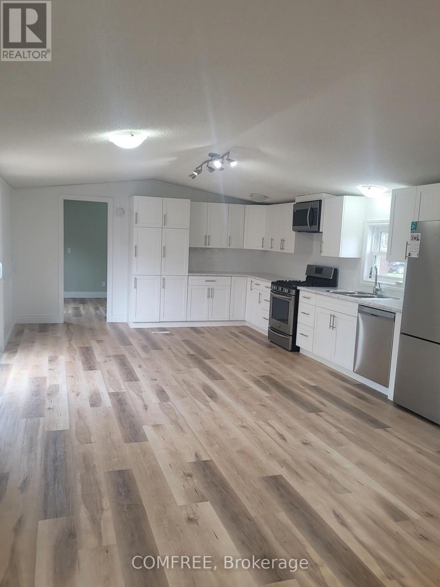 18 - 75049 Hensall Road, Huron East, Ontario  N0K 1W0 - Photo 3 - X12093194