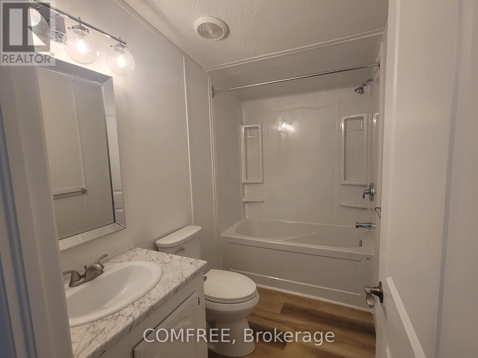 18 - 75049 Hensall Road, Huron East, Ontario  N0K 1W0 - Photo 5 - X12093194