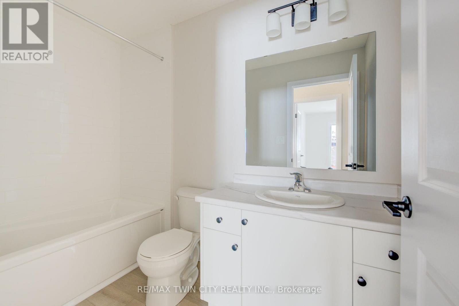 167 Dunnigan Drive, Kitchener, Ontario  N2B 0B1 - Photo 21 - X12016622