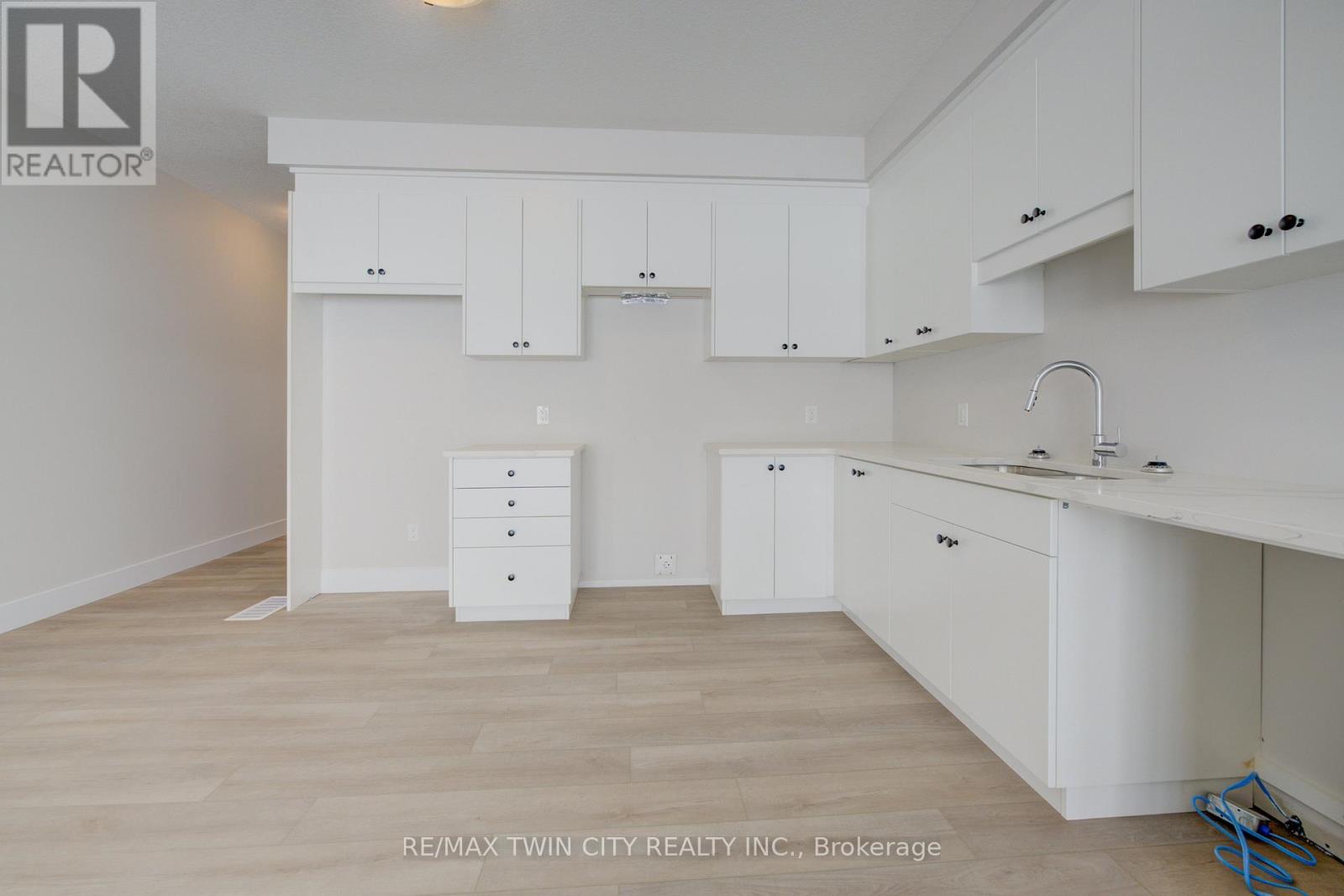 167 Dunnigan Drive, Kitchener, Ontario  N2B 0B1 - Photo 10 - X12016622
