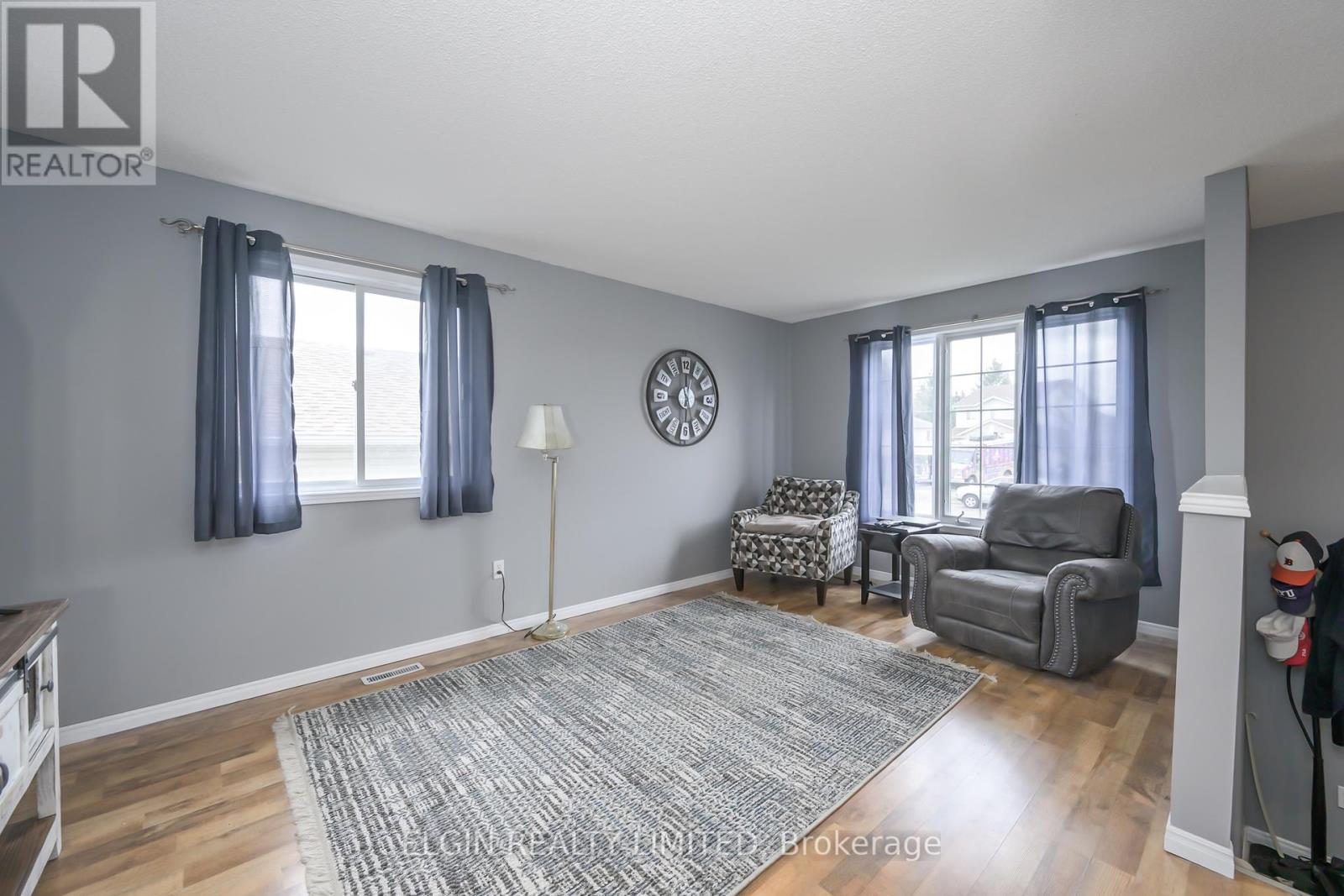 Photo 4 of 19 for 623 Highview Drive
