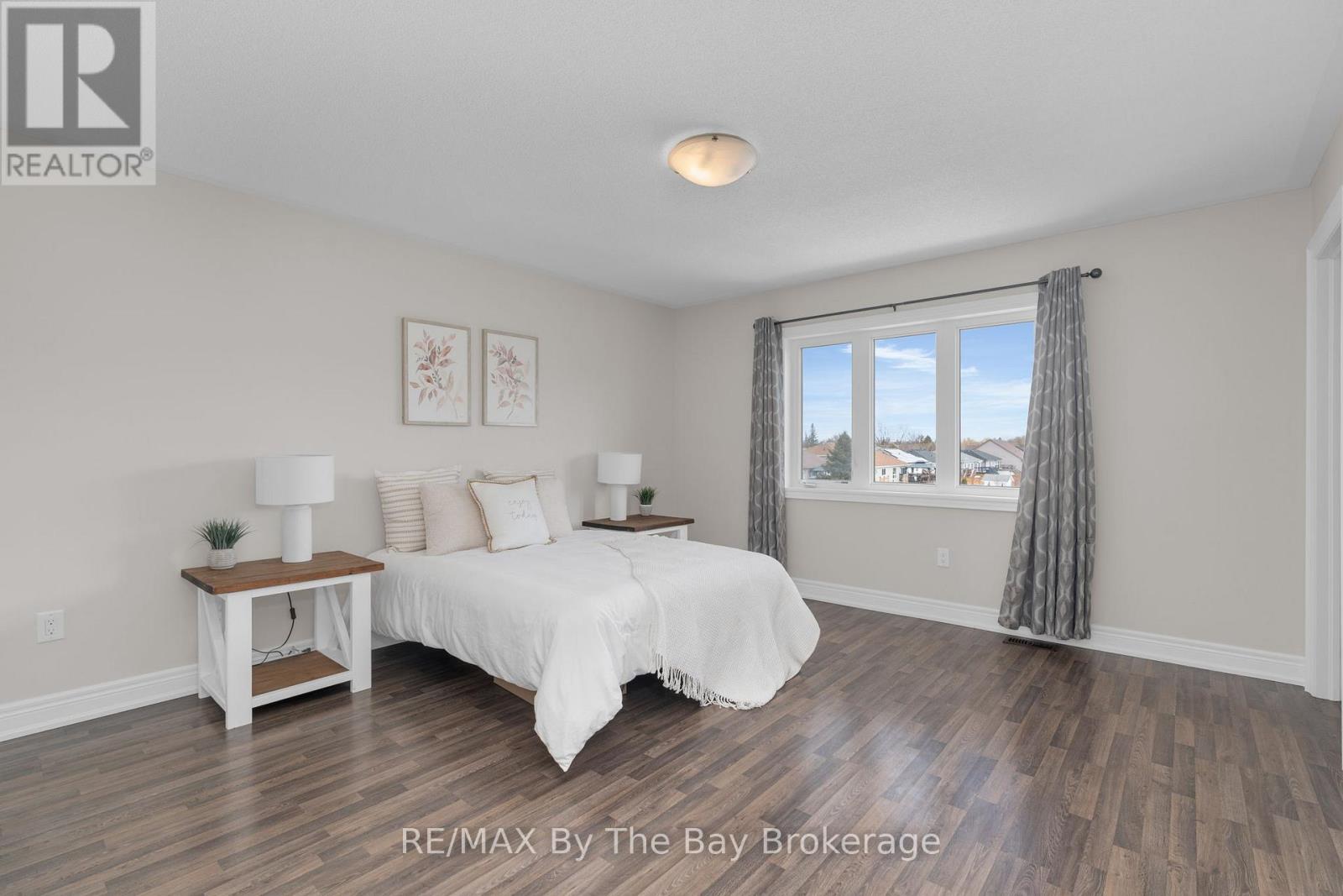 246 Atkinson Street, Clearview, Ontario  L0M 1S0 - Photo 15 - S12093270