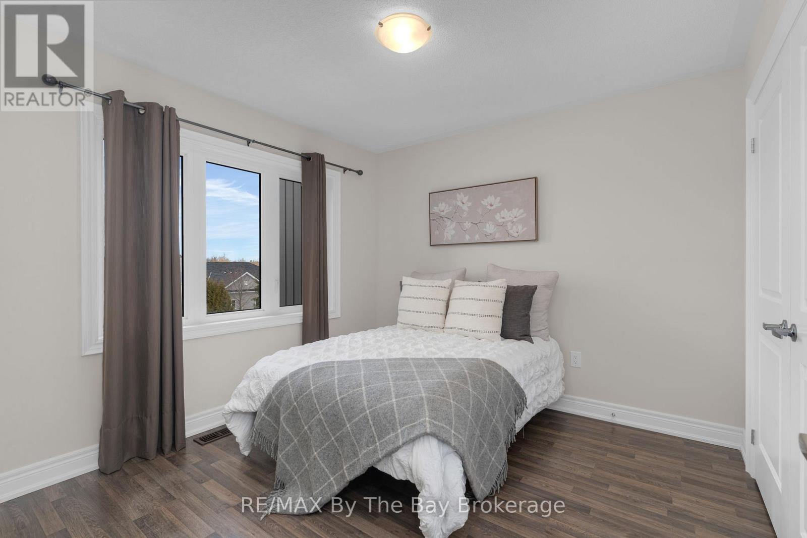 246 Atkinson Street, Clearview, Ontario  L0M 1S0 - Photo 18 - S12093270