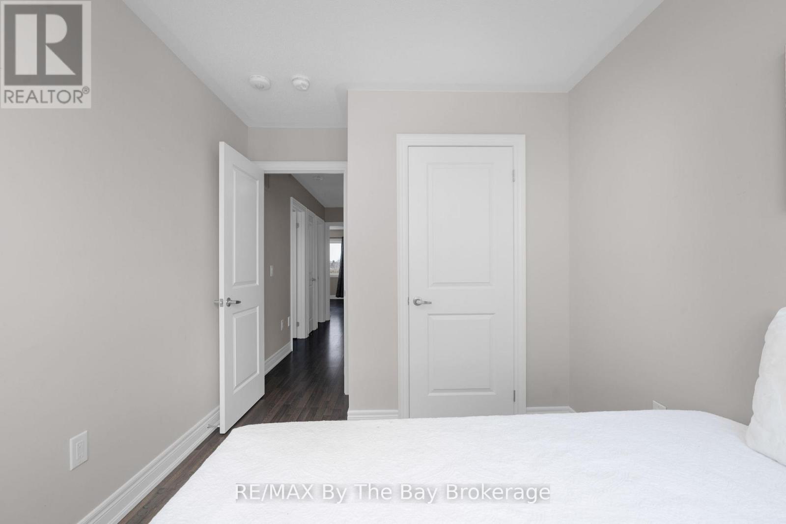 246 Atkinson Street, Clearview, Ontario  L0M 1S0 - Photo 21 - S12093270