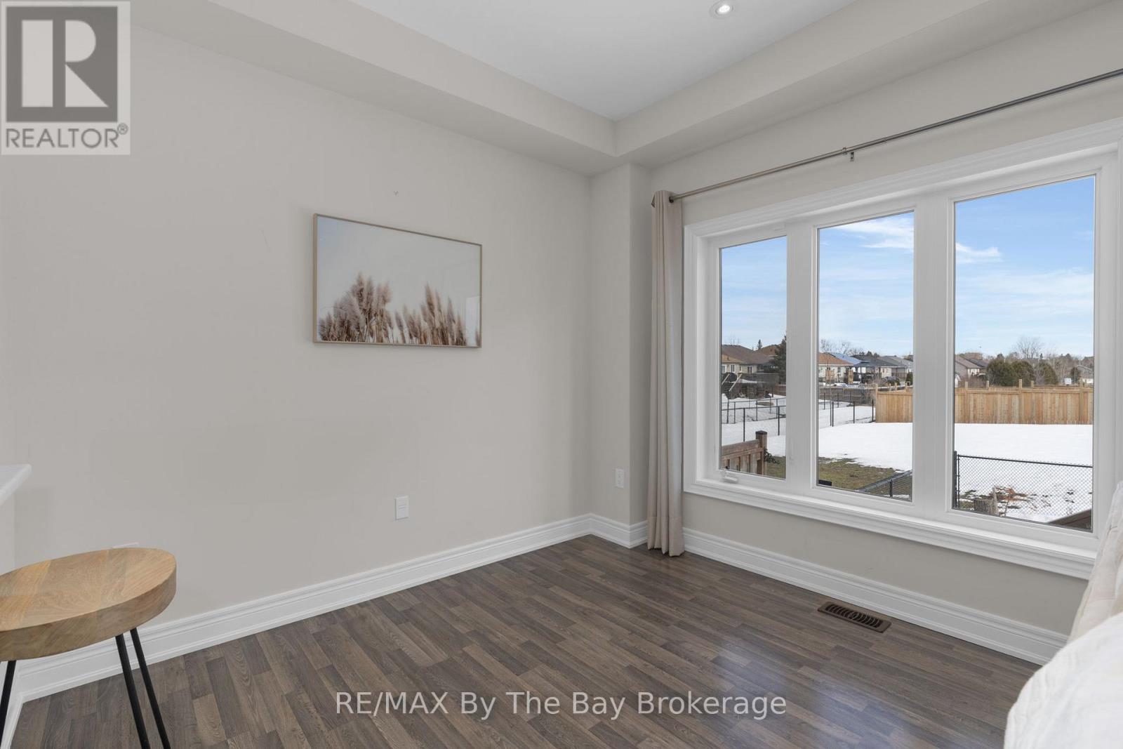 246 Atkinson Street, Clearview, Ontario  L0M 1S0 - Photo 8 - S12093270