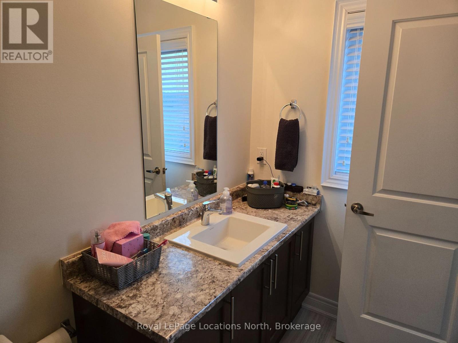 313 Atkinson Street, Clearview, Ontario  L0M 1S0 - Photo 14 - S12093273