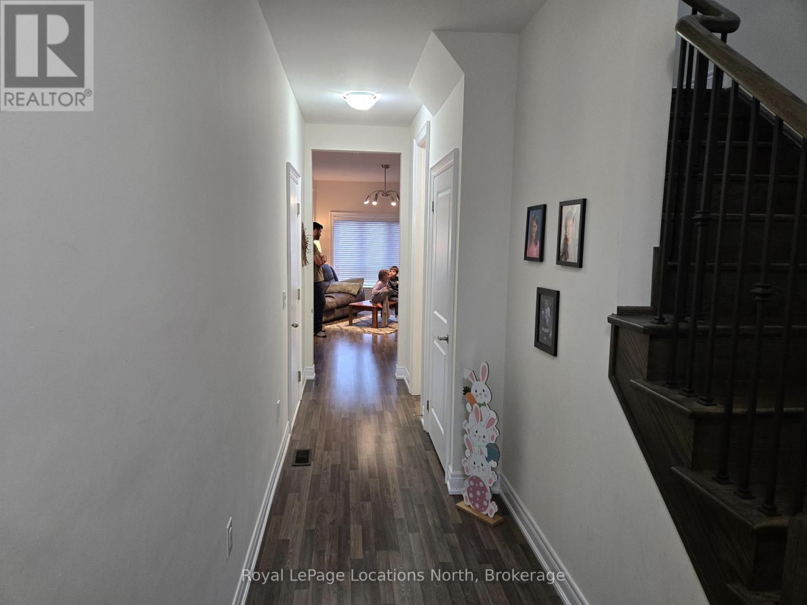 313 Atkinson Street, Clearview, Ontario  L0M 1S0 - Photo 2 - S12093273