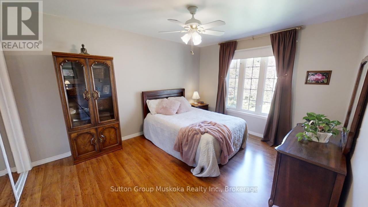 357 Ravenscliffe Road, Huntsville, Ontario  P1H 1L6 - Photo 17 - X12093212