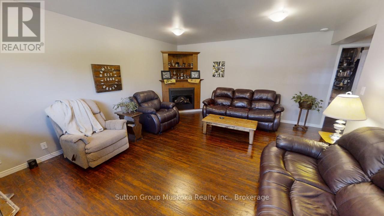 357 Ravenscliffe Road, Huntsville, Ontario  P1H 1L6 - Photo 24 - X12093212