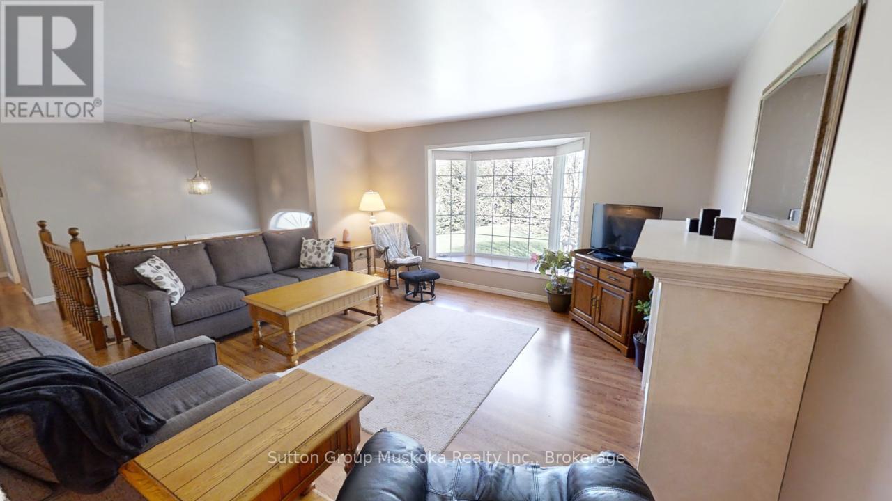Property at 357 RAVENSCLIFFE ROAD image 4